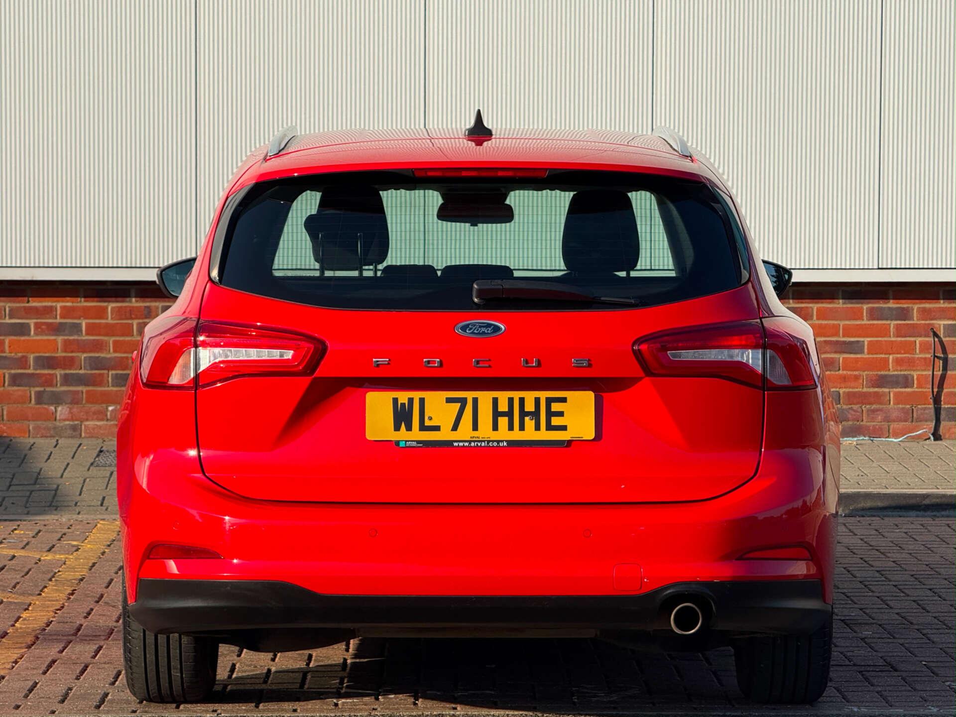 Ford Focus view 11