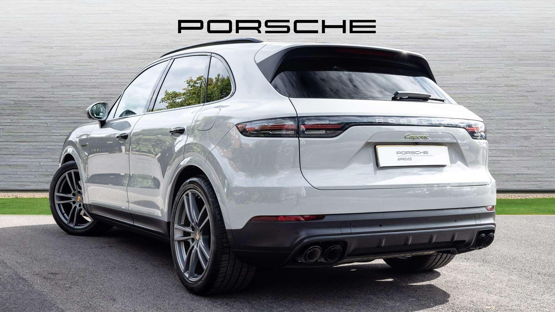 Porsche Cayenne view 4