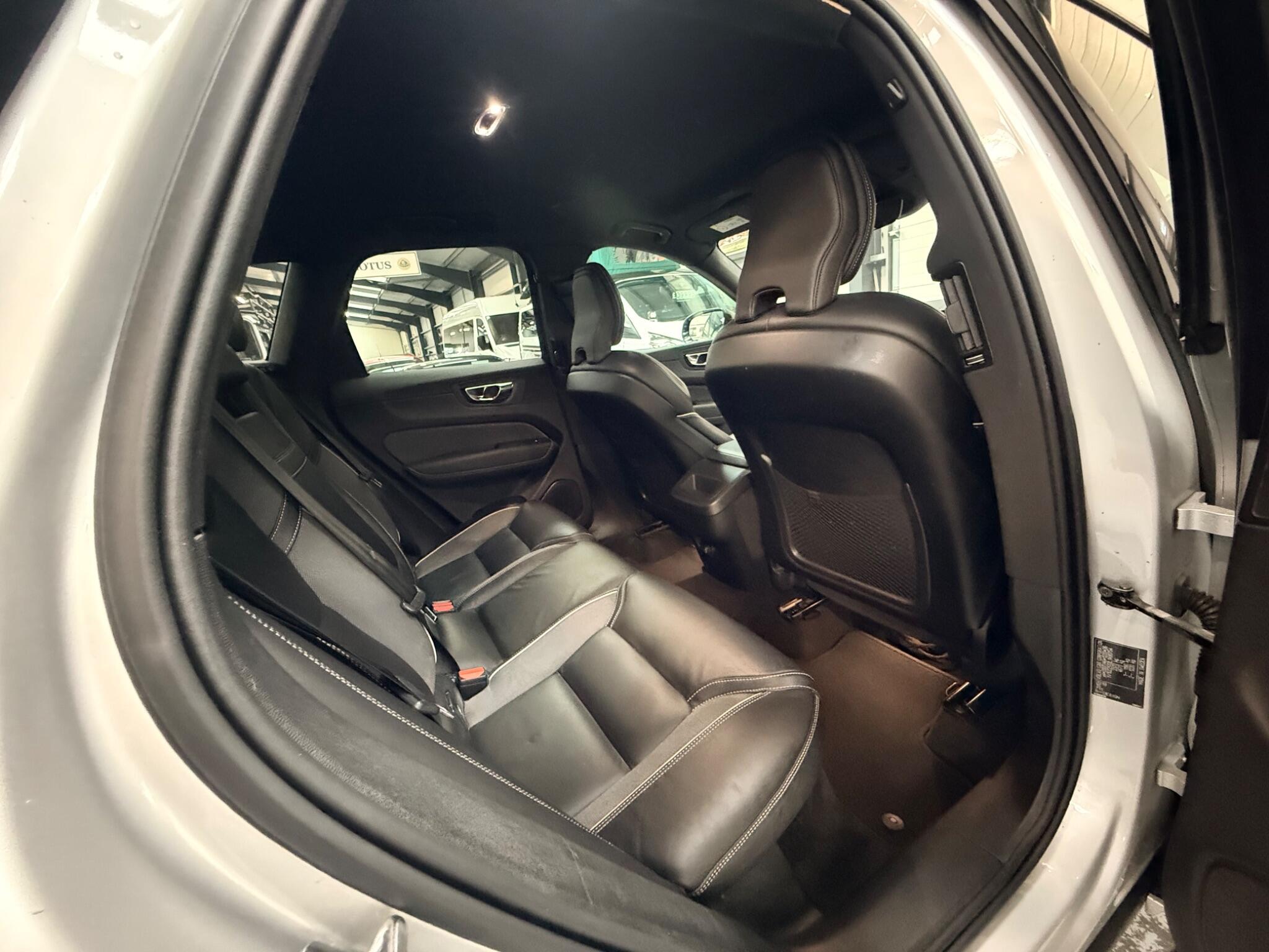 Volvo XC60 view 20