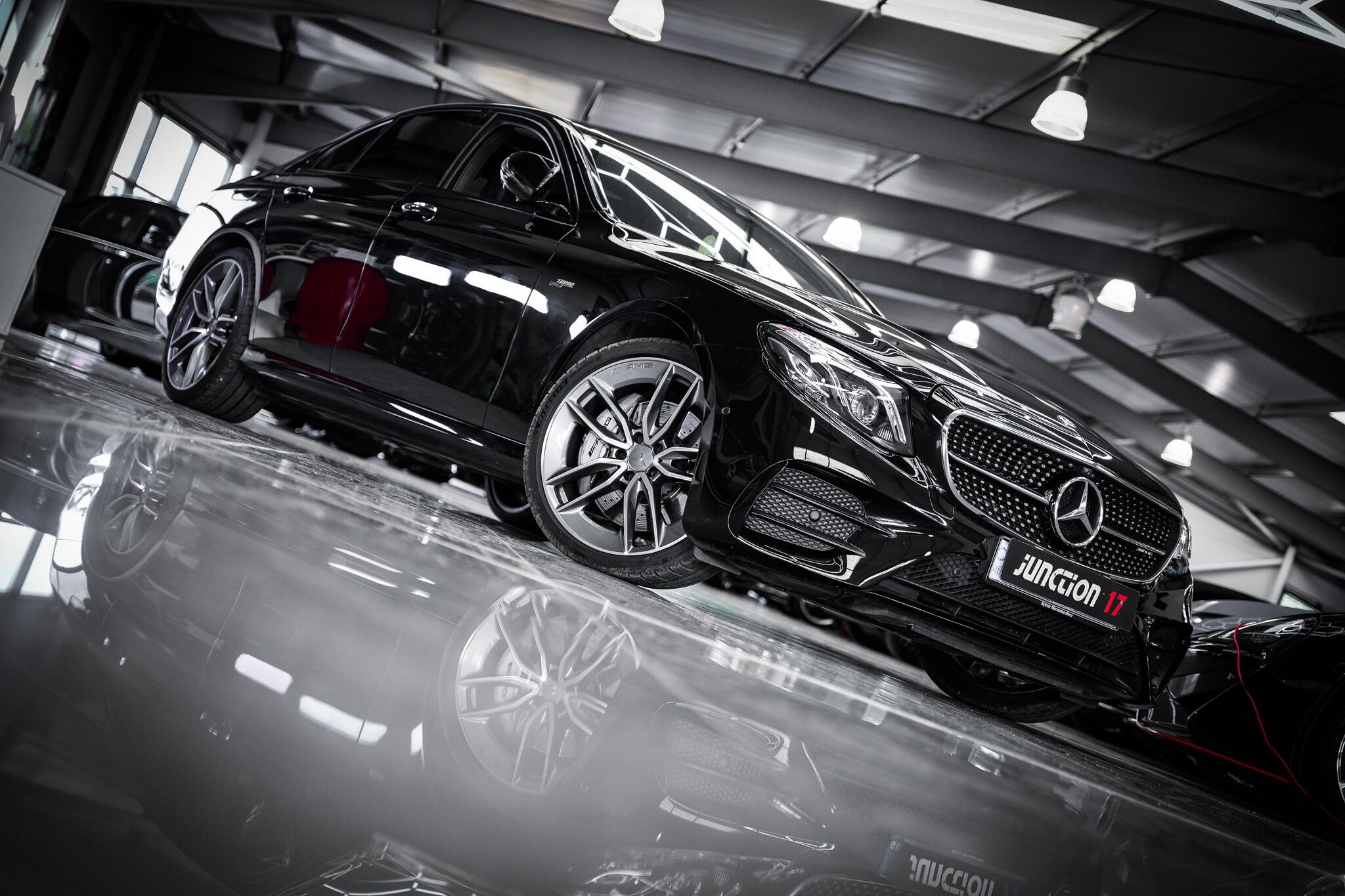 Mercedes-Benz E-Class view 8