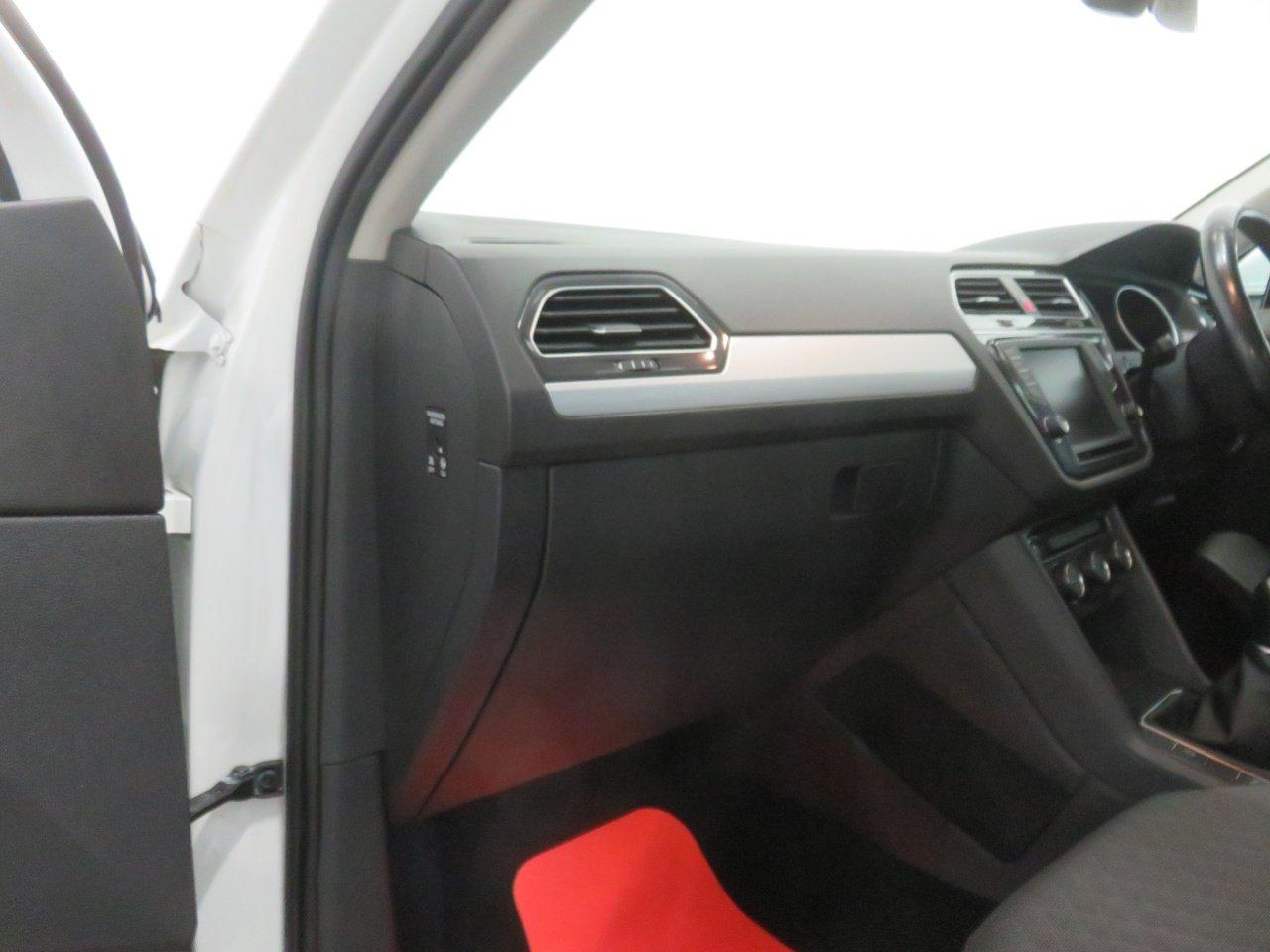 Volkswagen Tiguan view 29