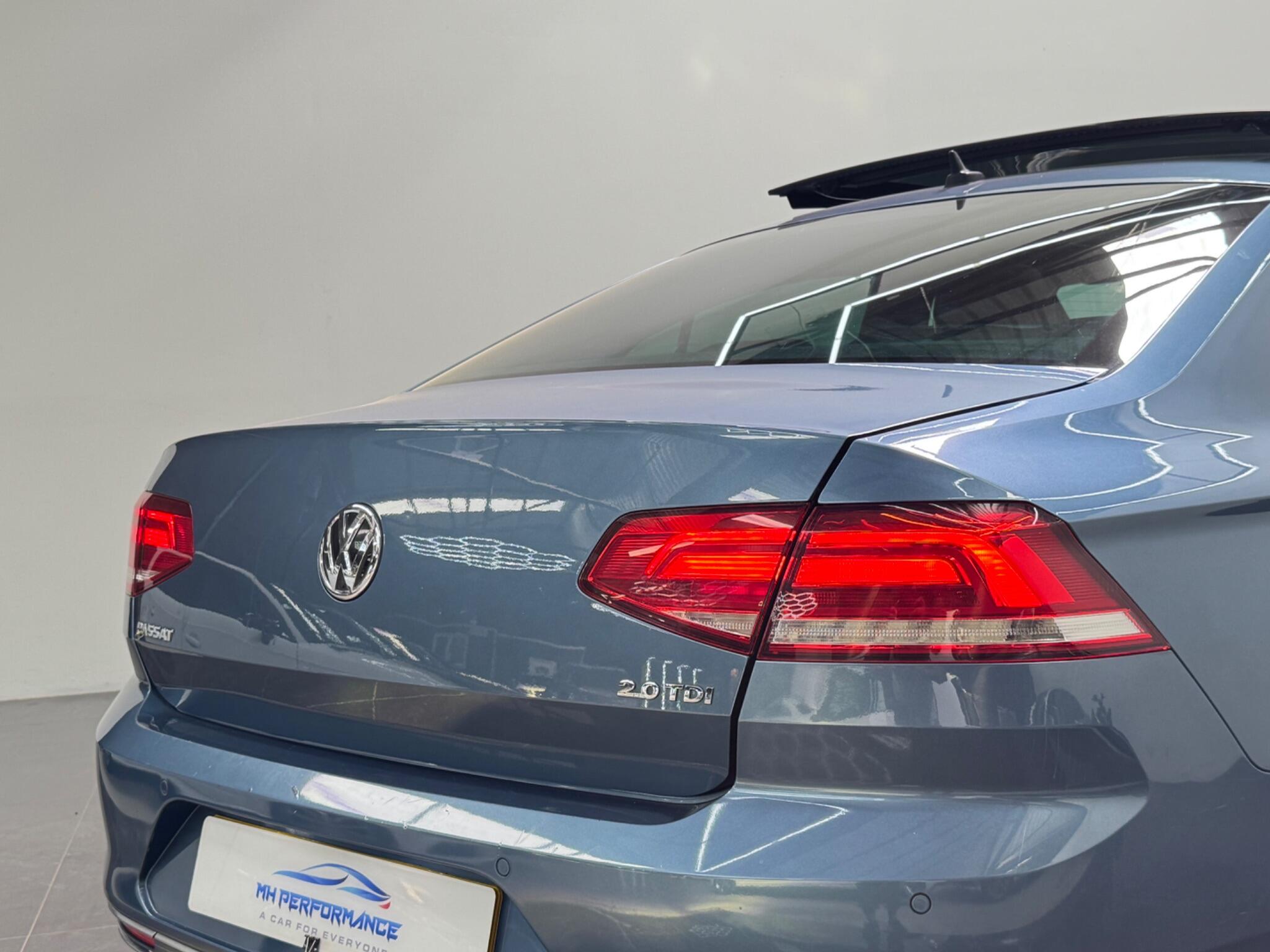 Volkswagen Passat view 27