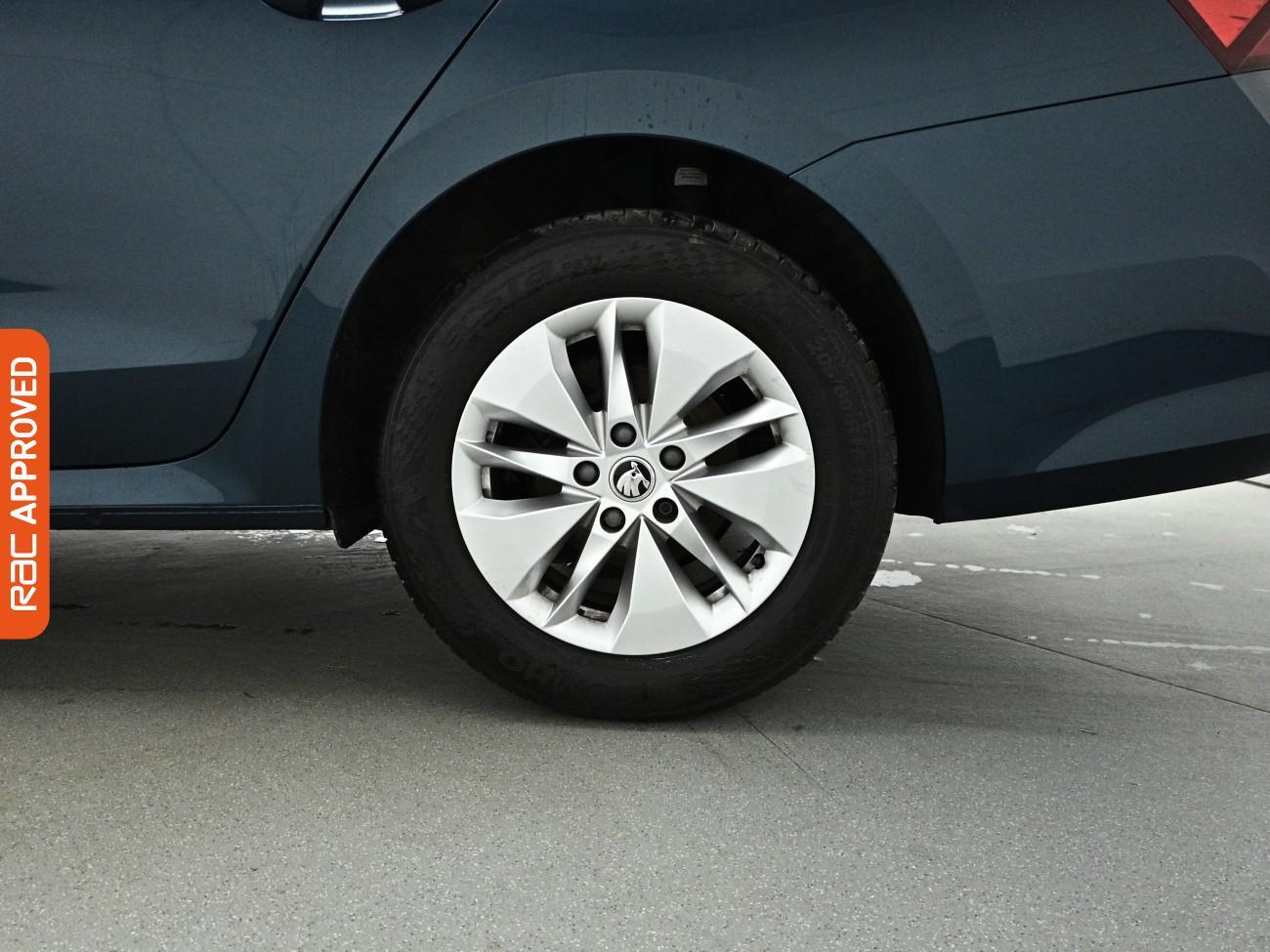 Skoda Octavia view 26