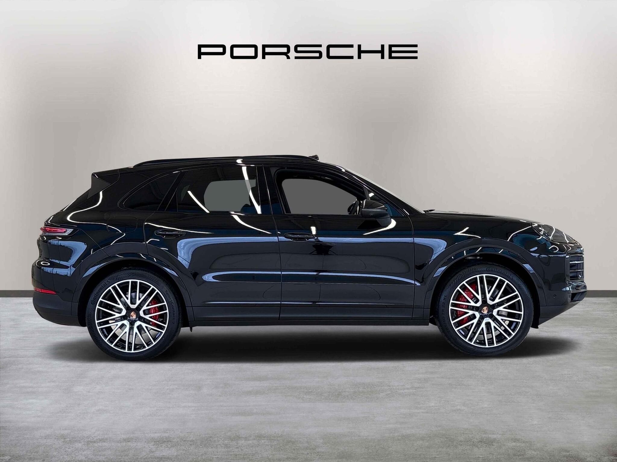 Porsche Cayenne view 8