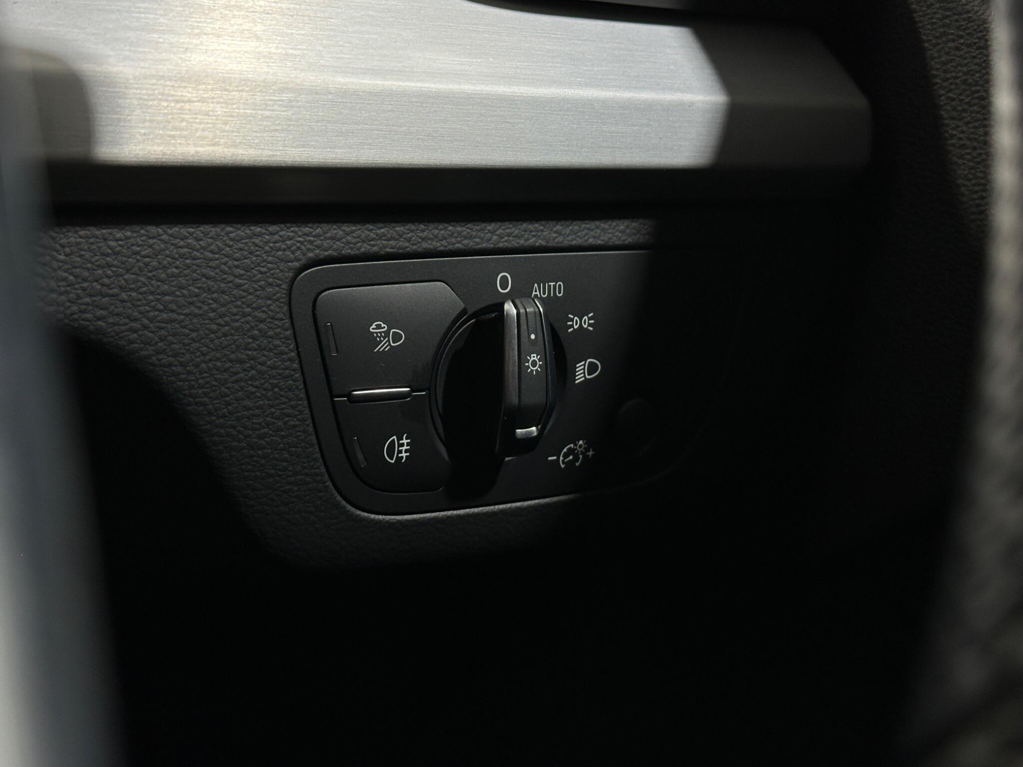 Audi Q5 view 17