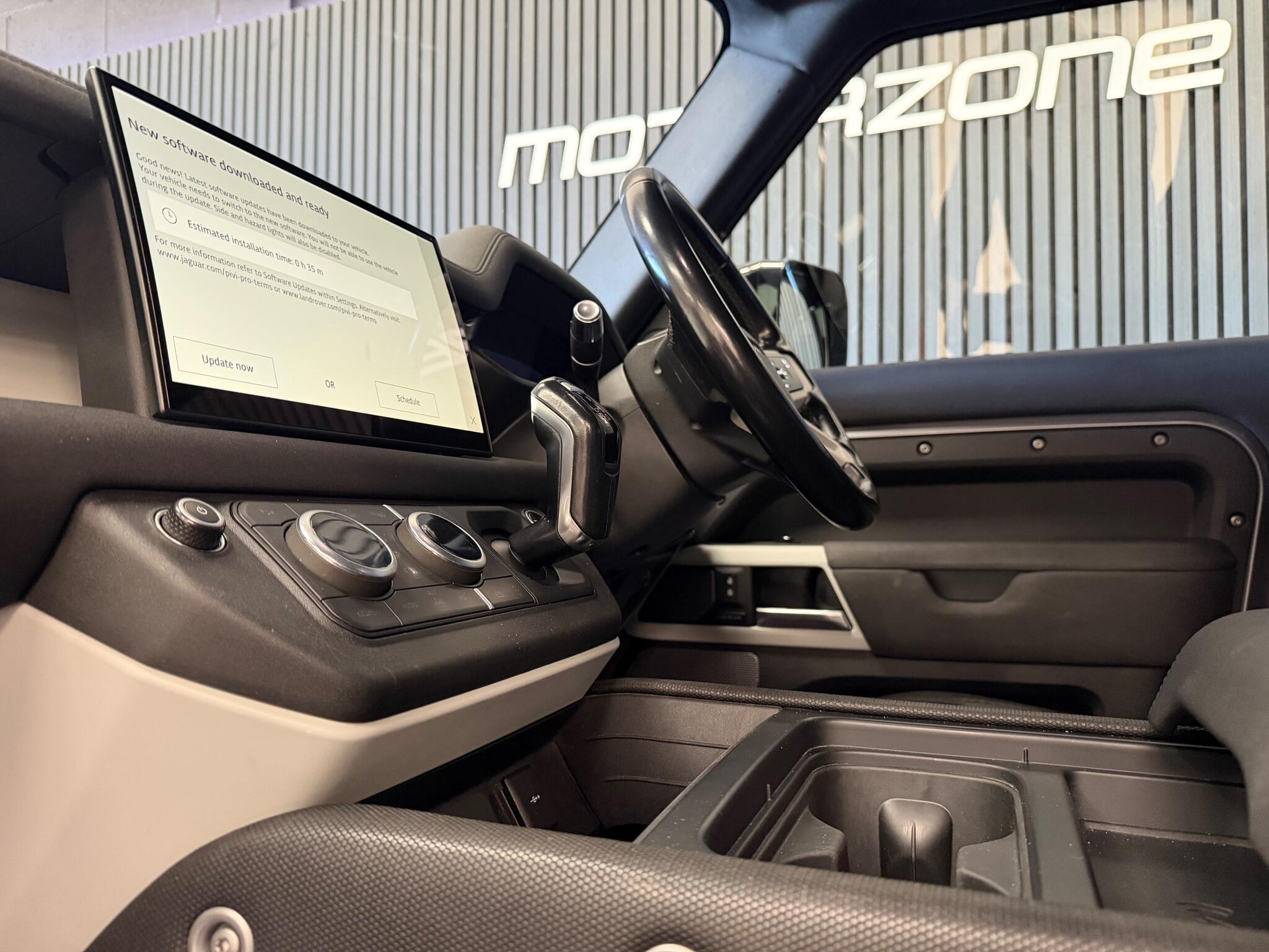 Land Rover Defender view 52
