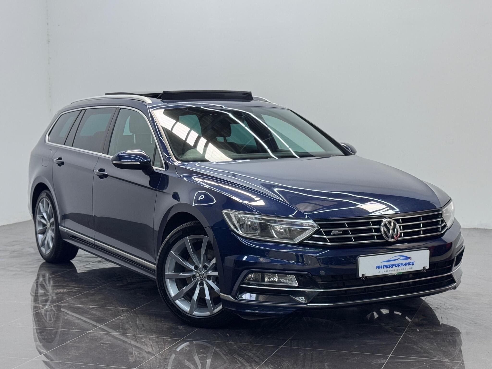 Volkswagen Passat view 3