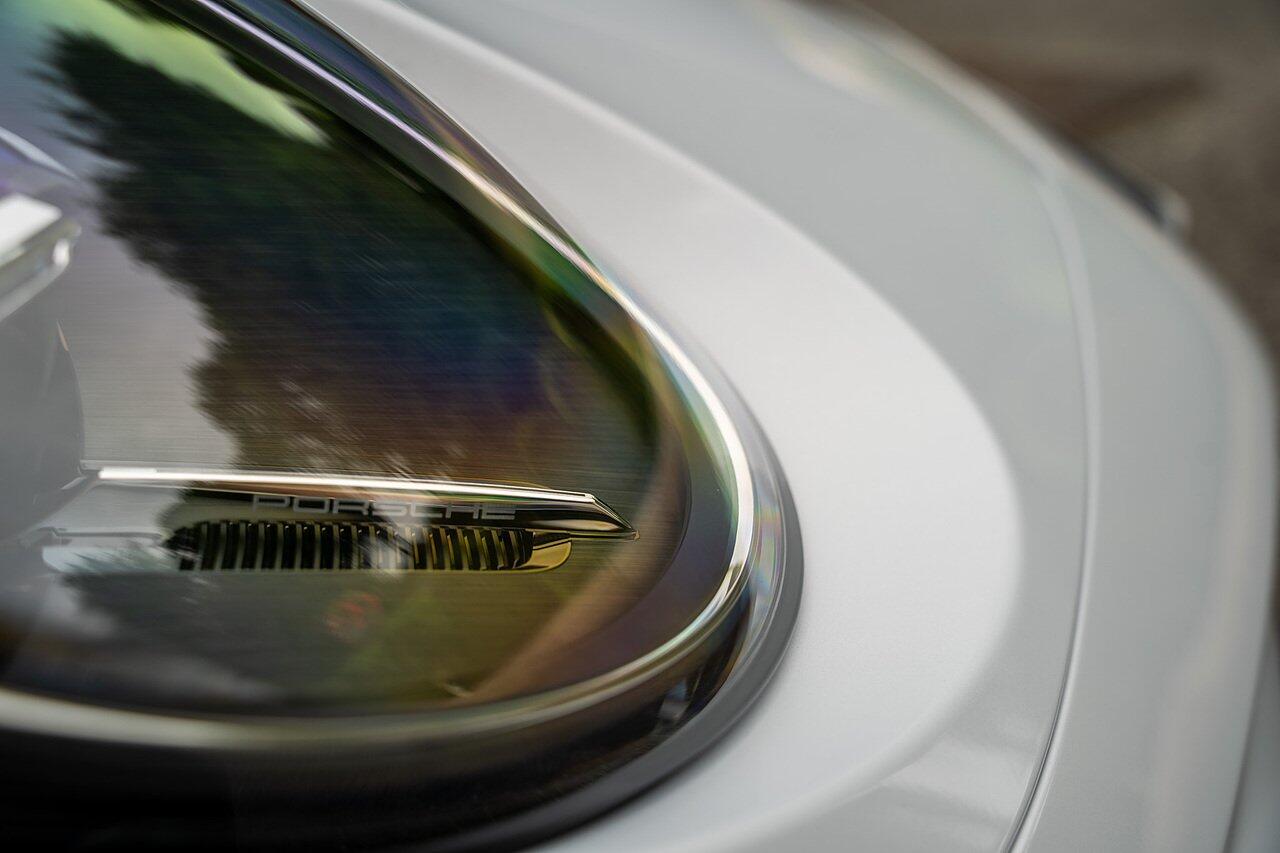 Porsche 911 view 38