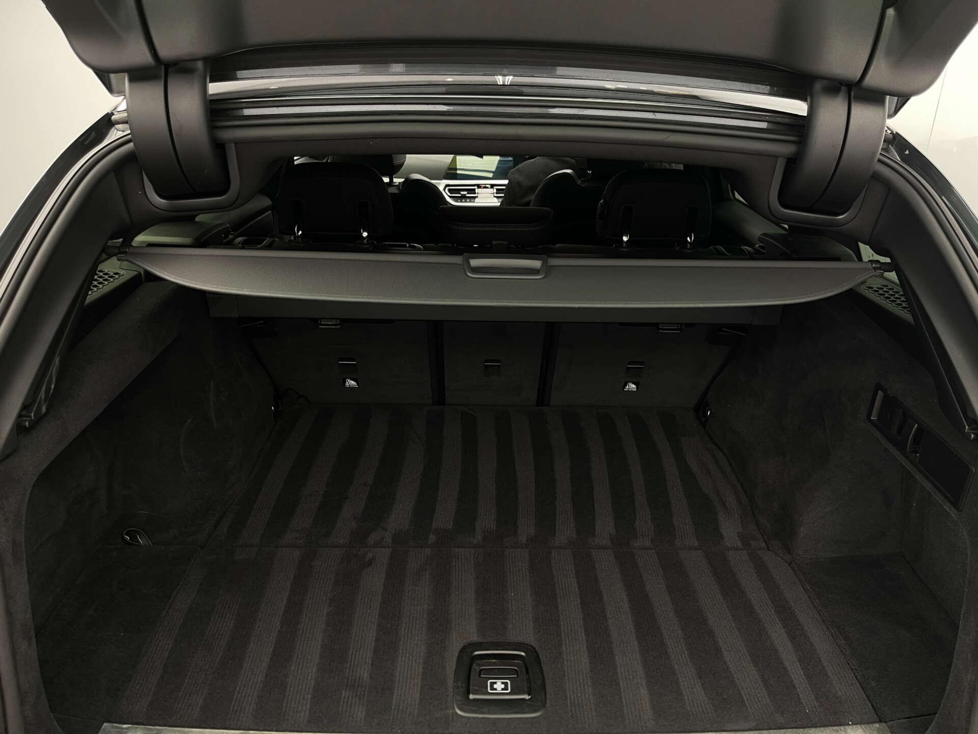 BMW 3 Series view 37