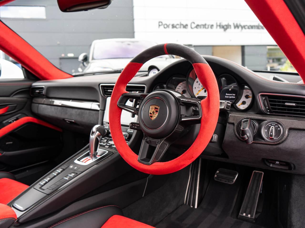 Porsche 911 view 4