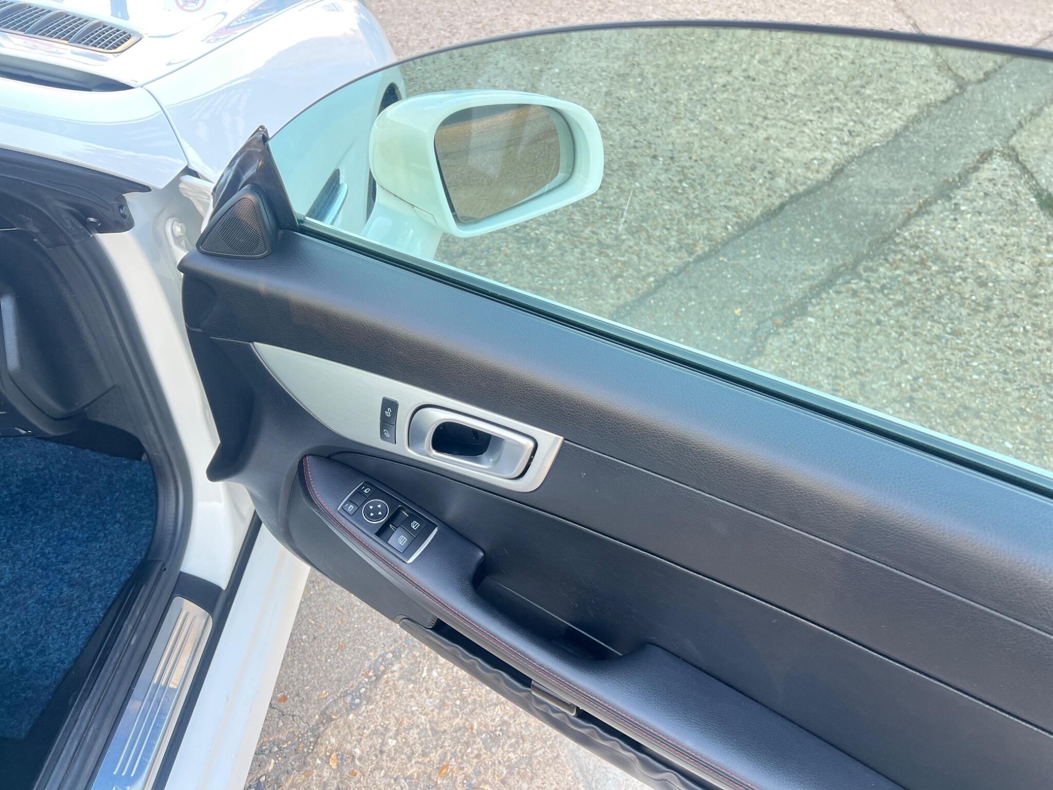 Mercedes-Benz SLK view 16
