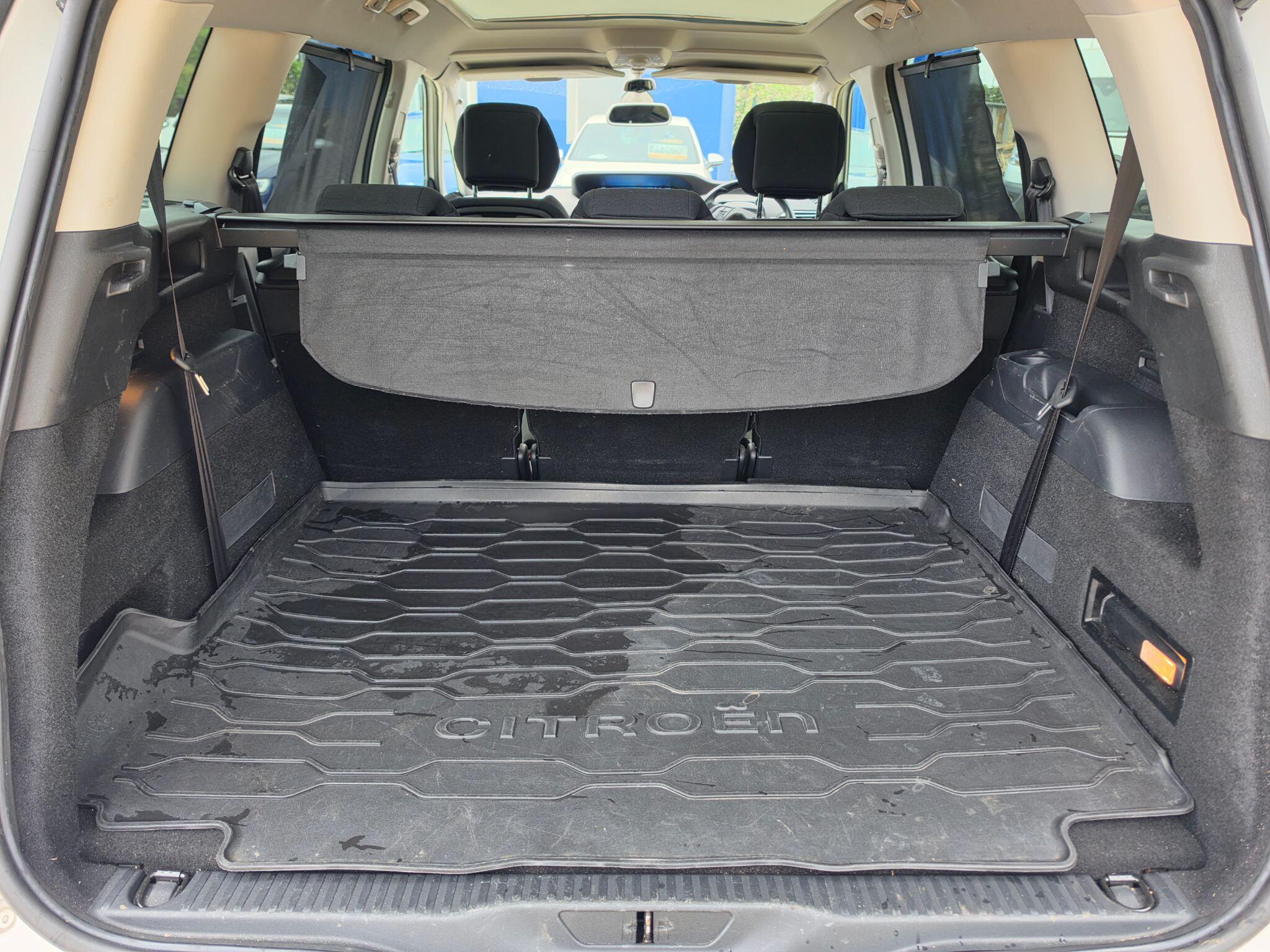 Citroen Grand C4 Picasso view 25