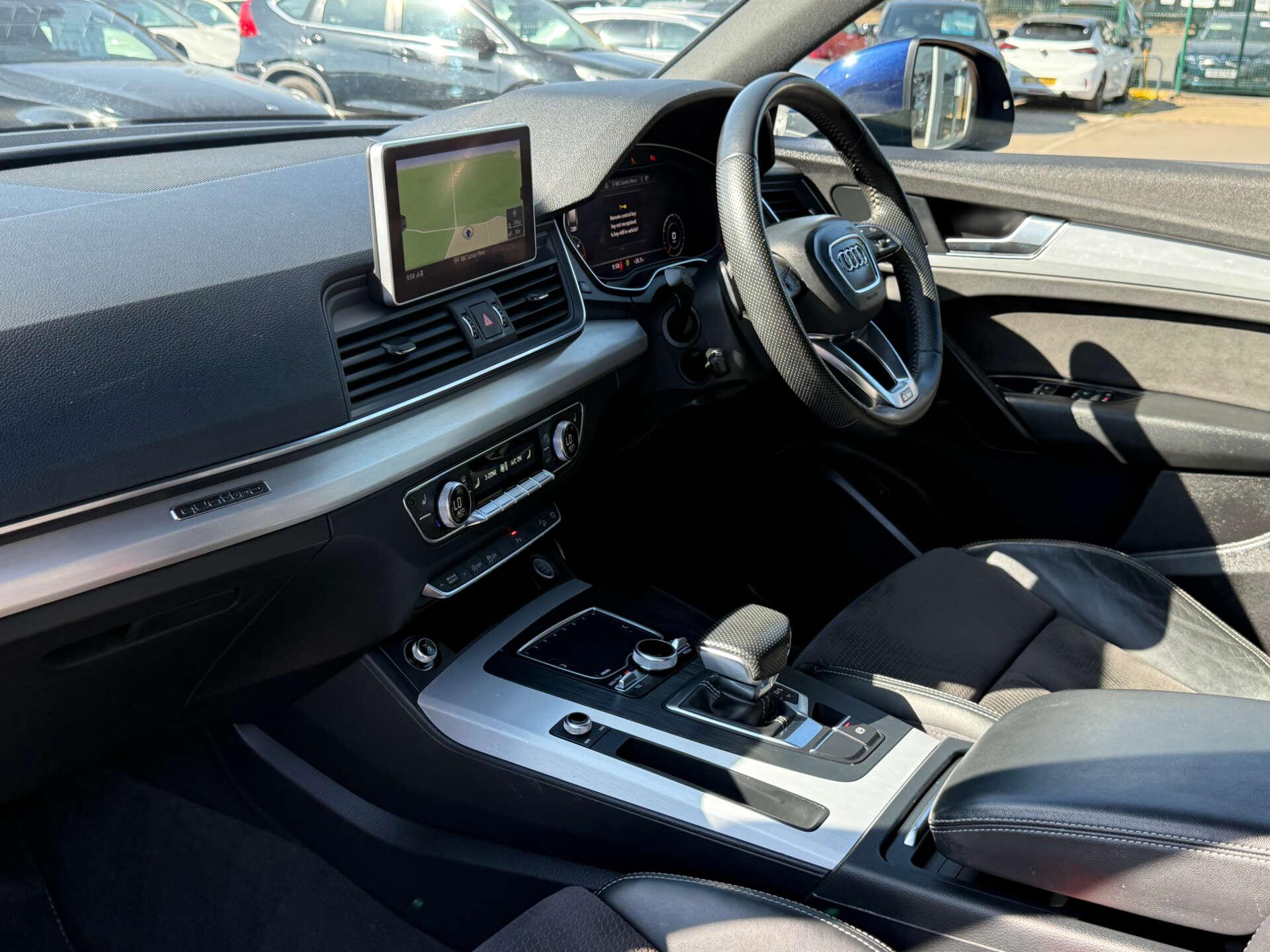 Audi Q5 view 84