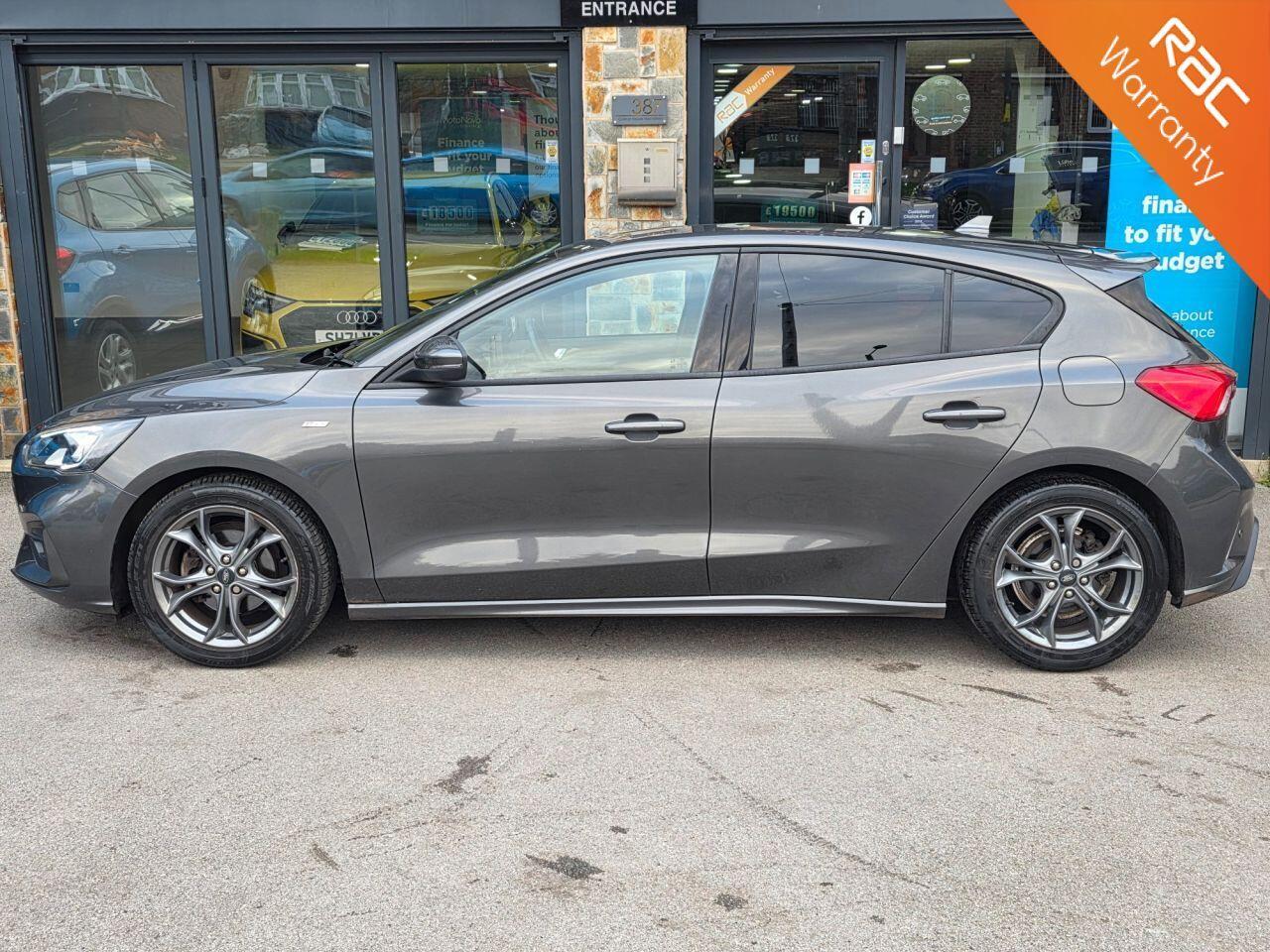 Ford Focus view 2