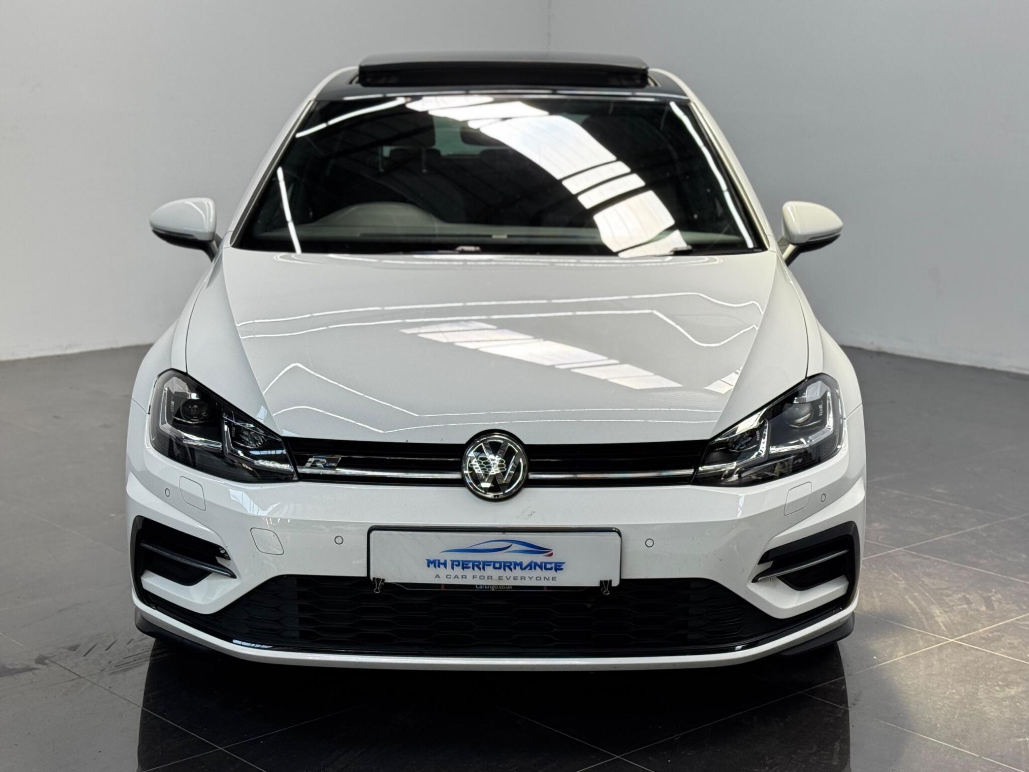 Volkswagen Golf view 2