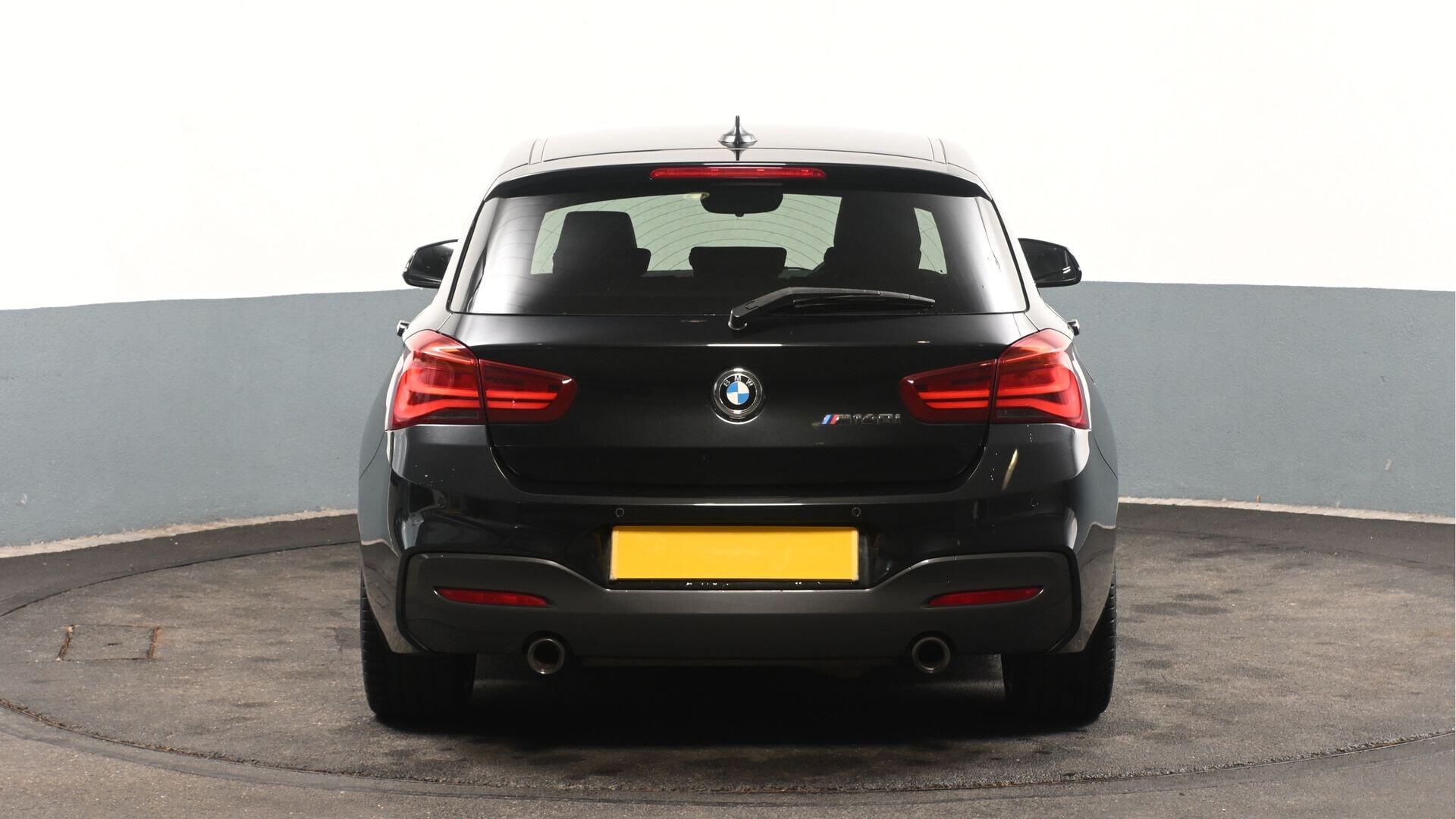 BMW 1 Series view 15
