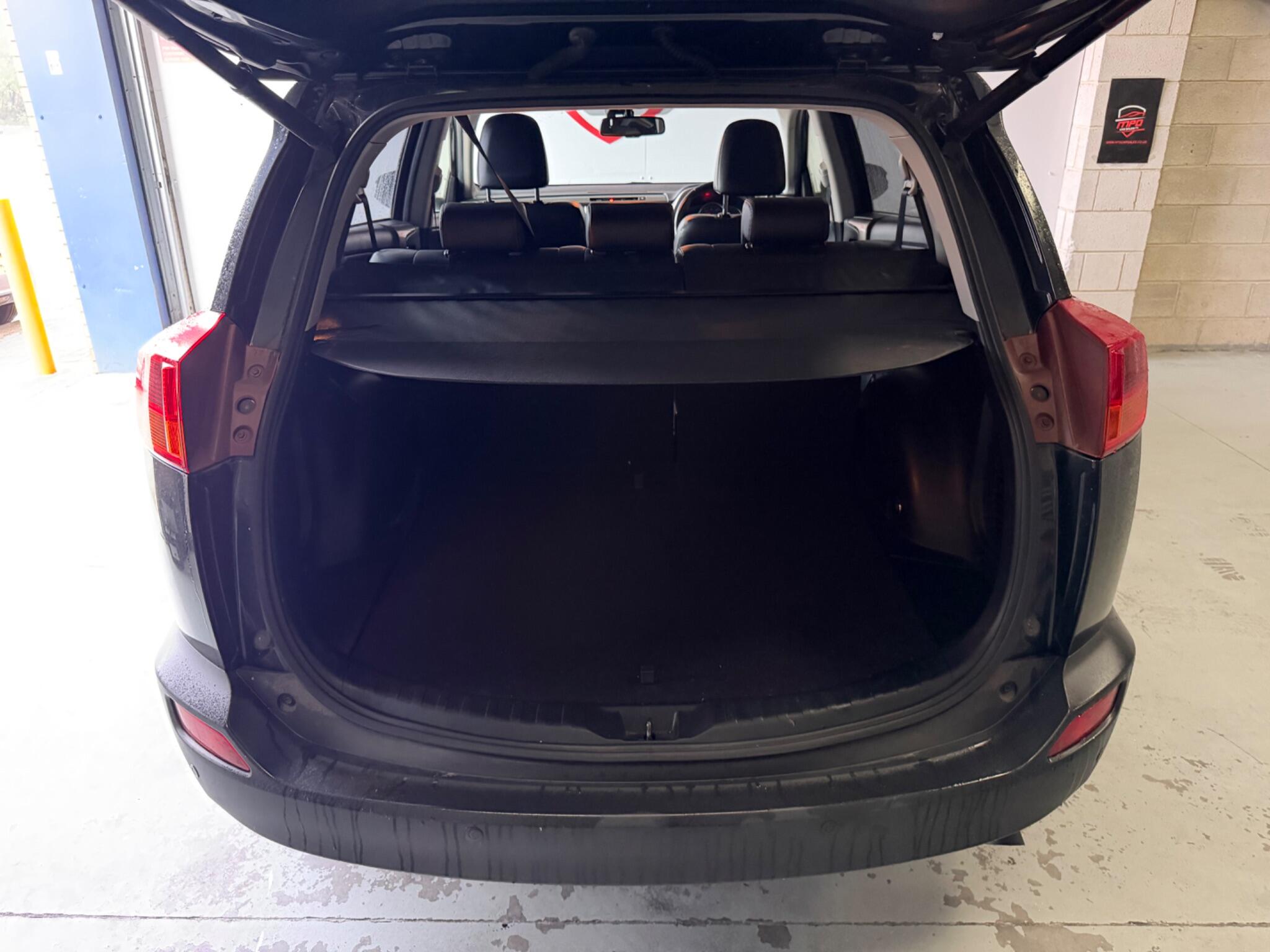 Toyota RAV4 view 44