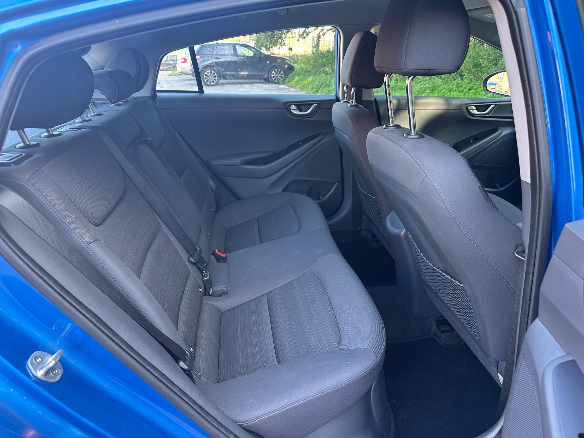 Hyundai Ioniq view 21