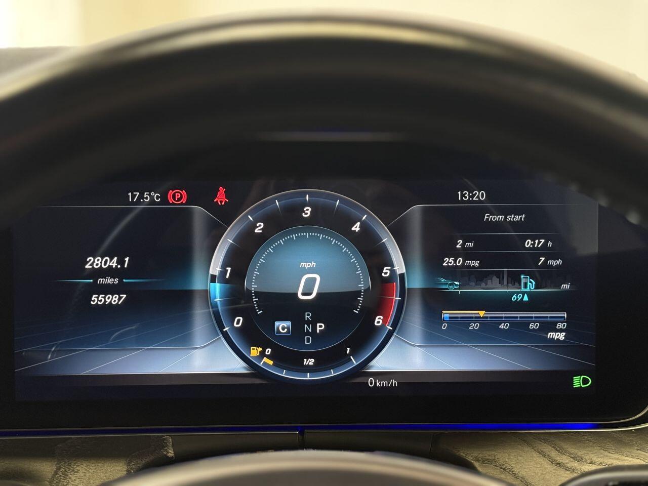 Mercedes-Benz E Class view 41