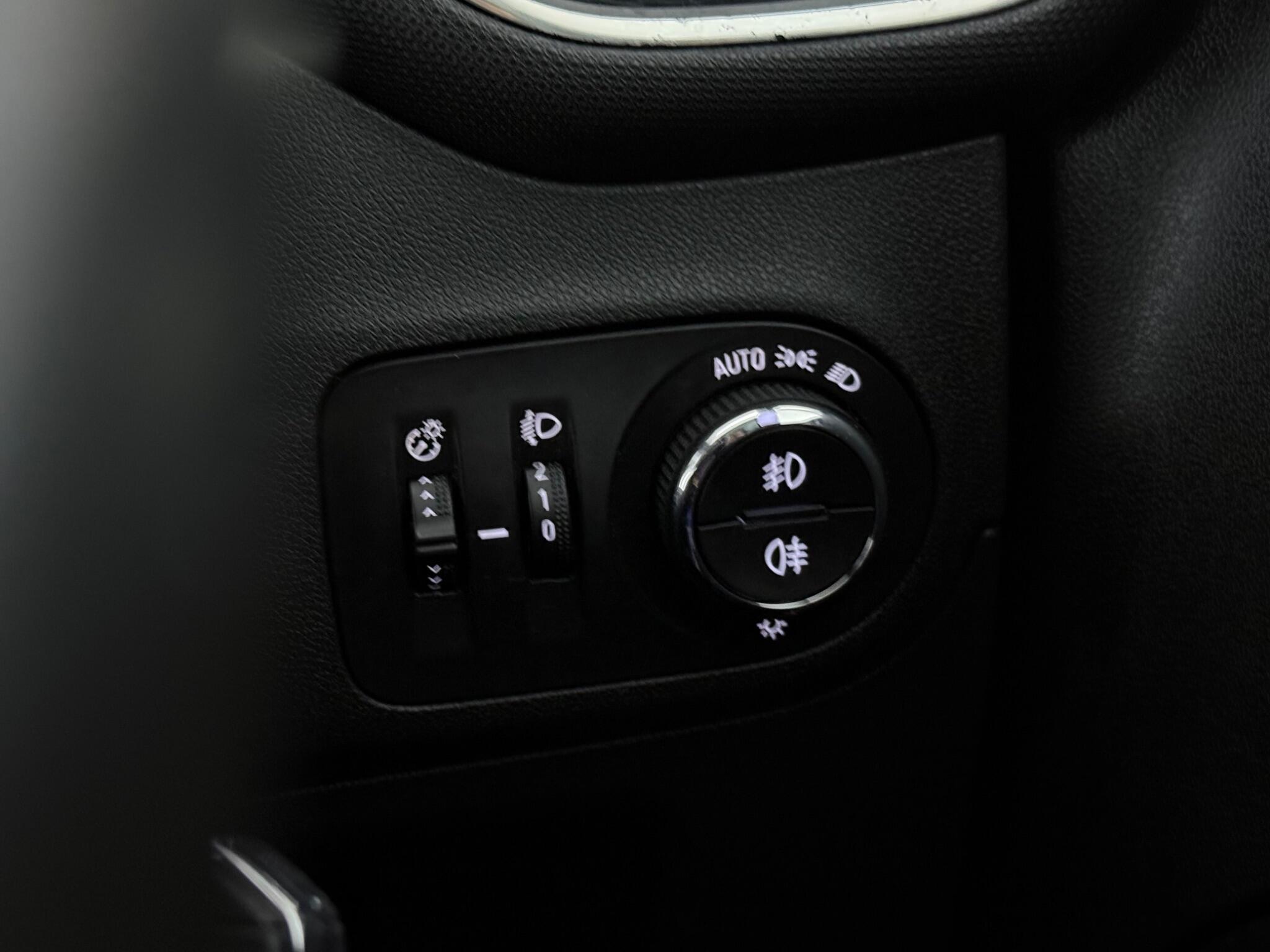 Vauxhall Crossland X view 17