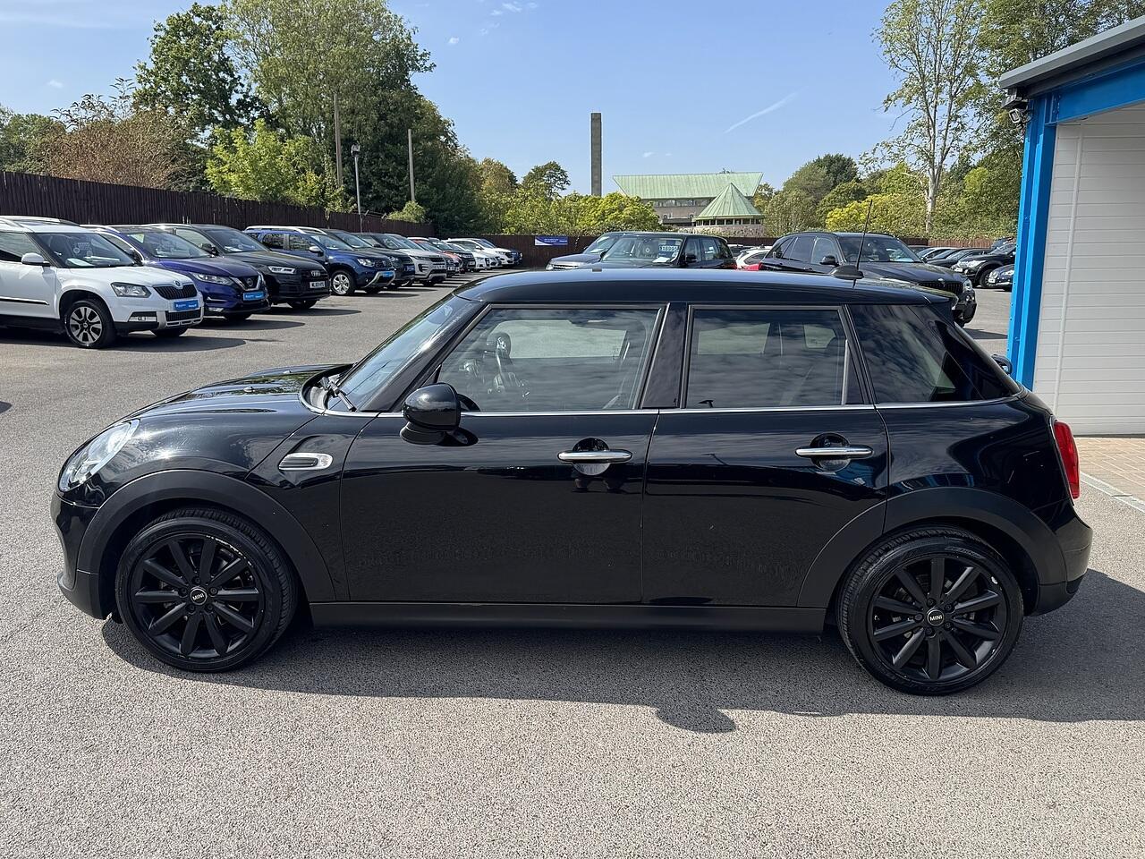 Mini Cooper view 9