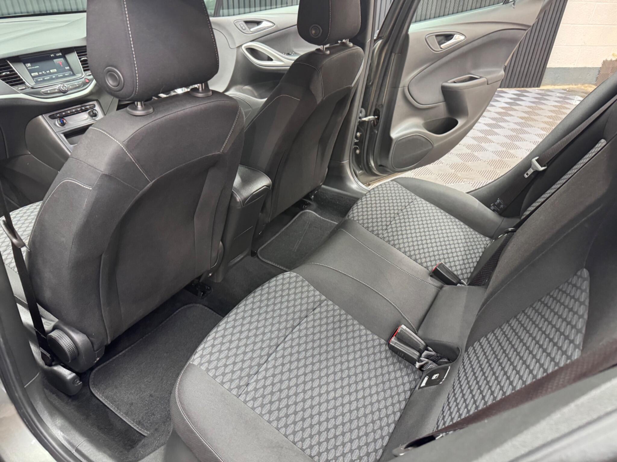 Vauxhall Astra view 14