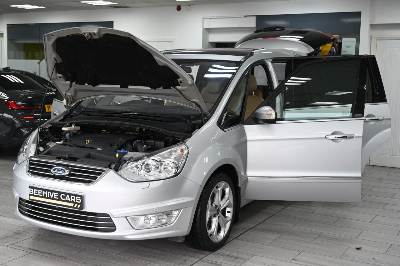 Ford Galaxy view 10