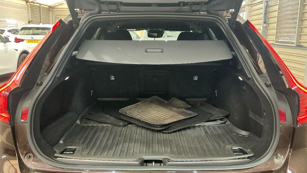 Volvo V90 view 13