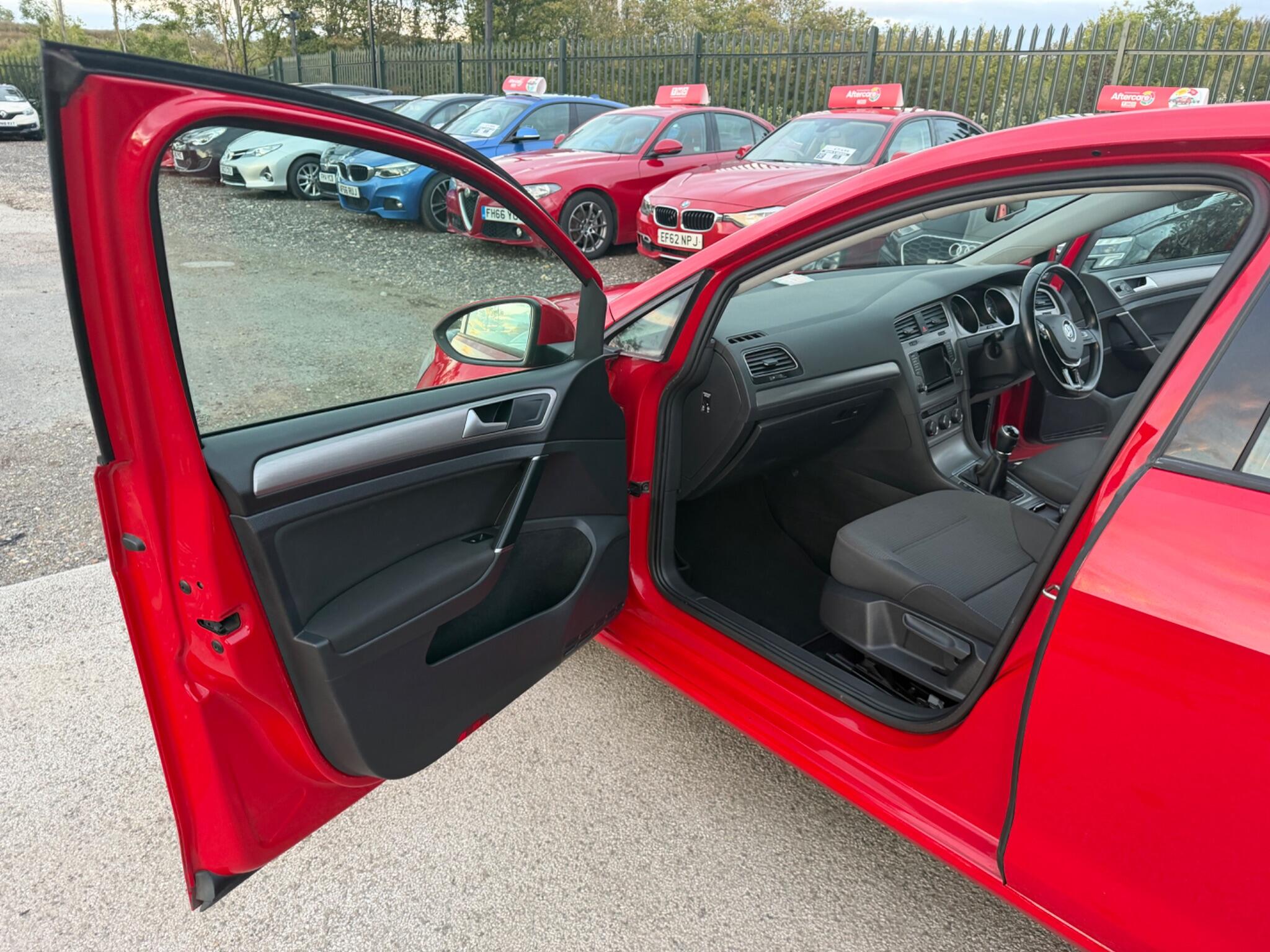 Volkswagen Golf view 64