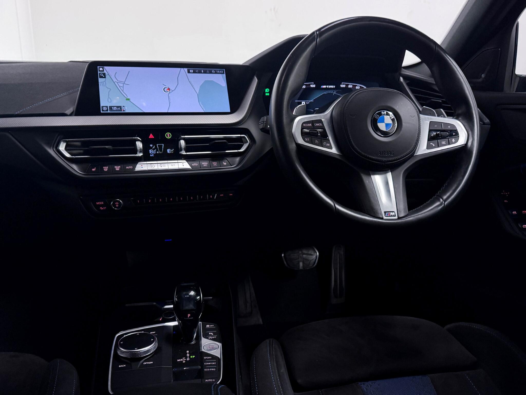 BMW 1 Series view 12