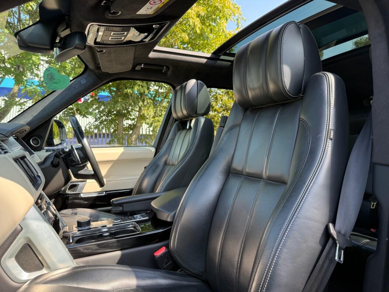 Land Rover Range Rover view 10