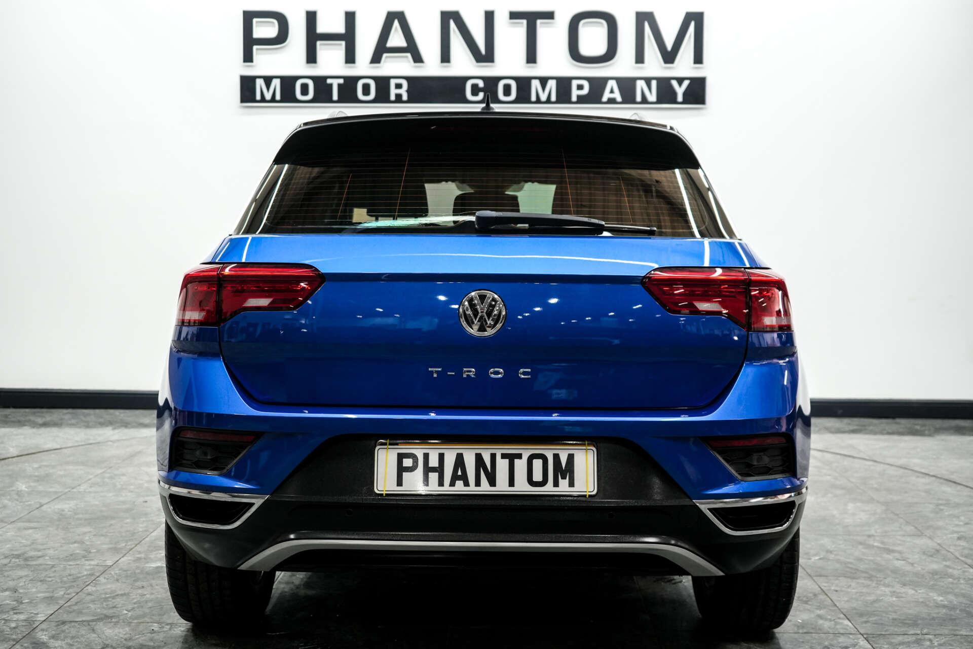 Volkswagen T-Roc view 4