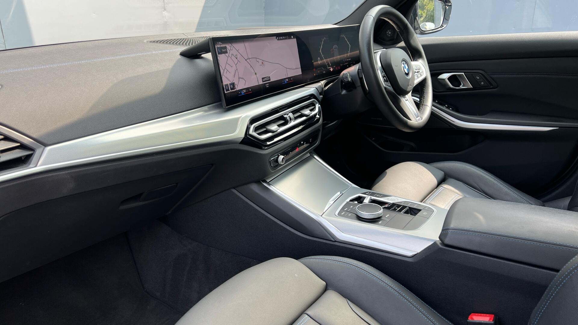 BMW 3 Series view 7