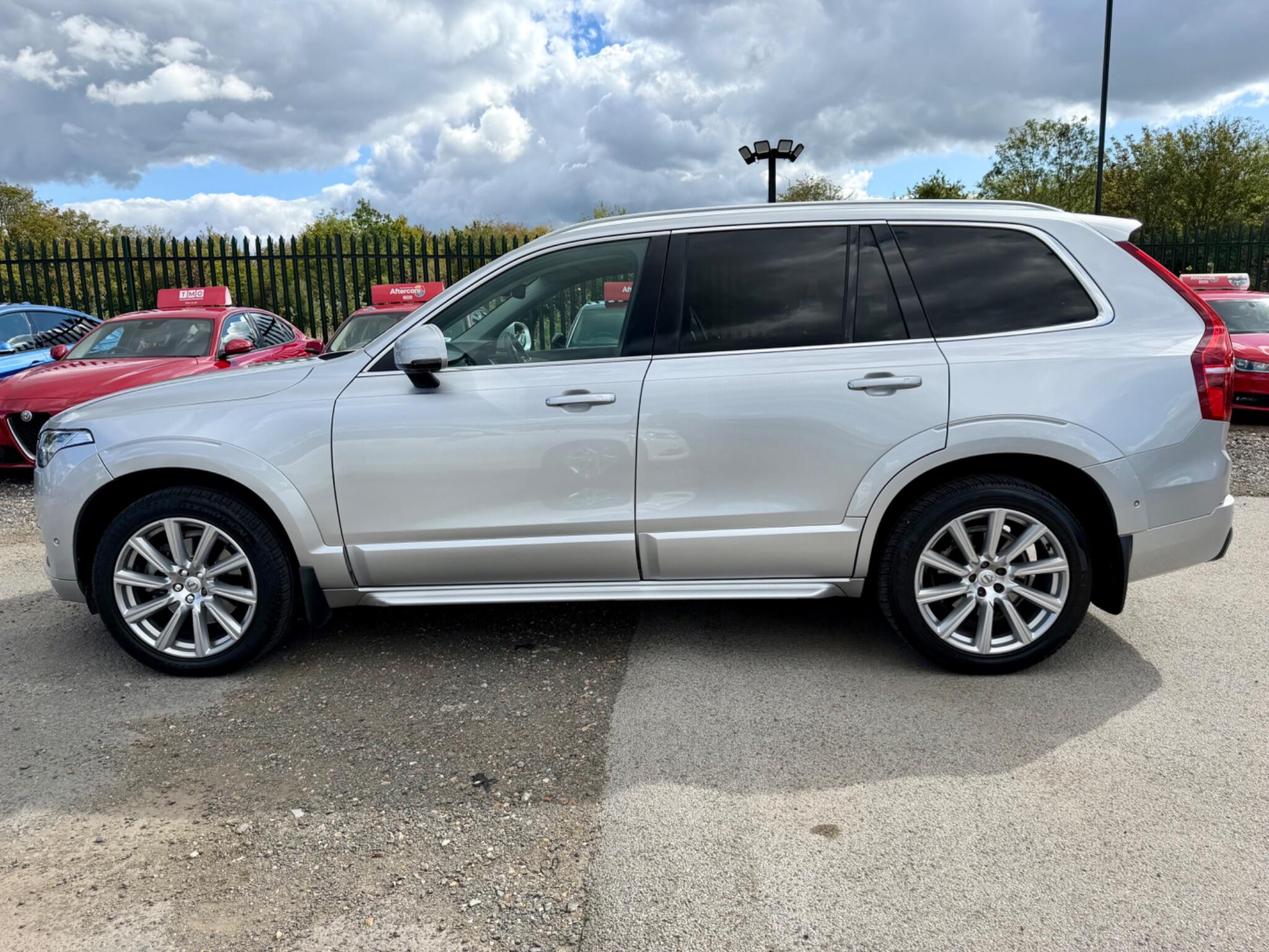 Volvo XC90 view 14