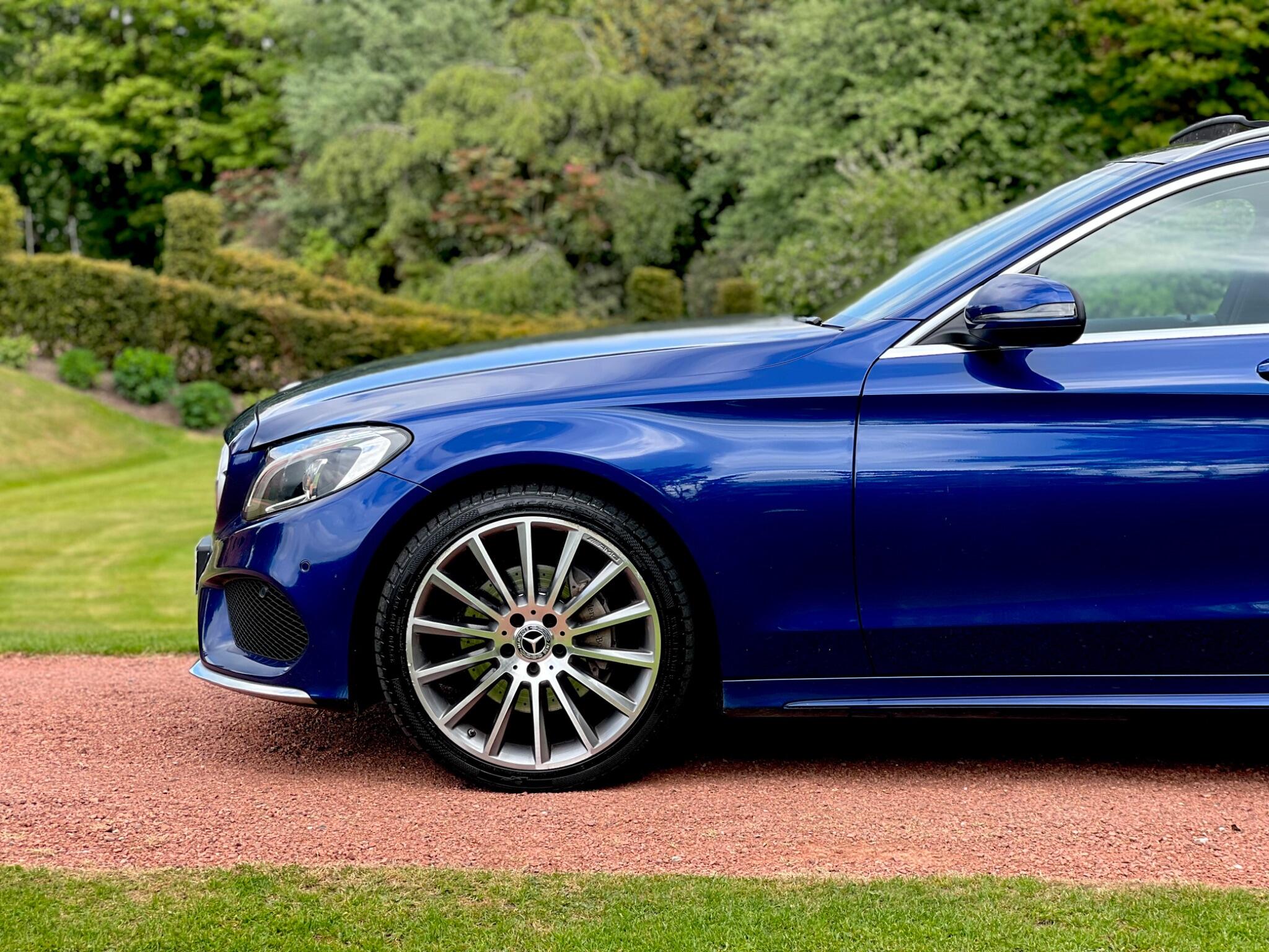Mercedes-Benz C-Class view 24