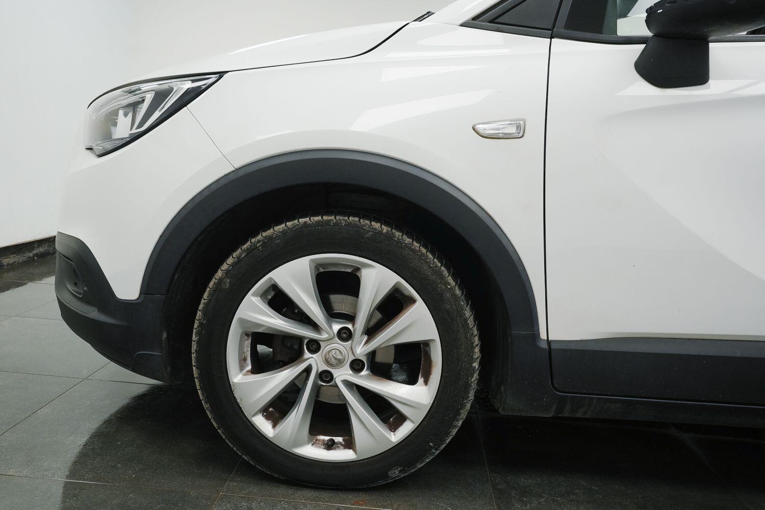 Vauxhall Crossland X view 6