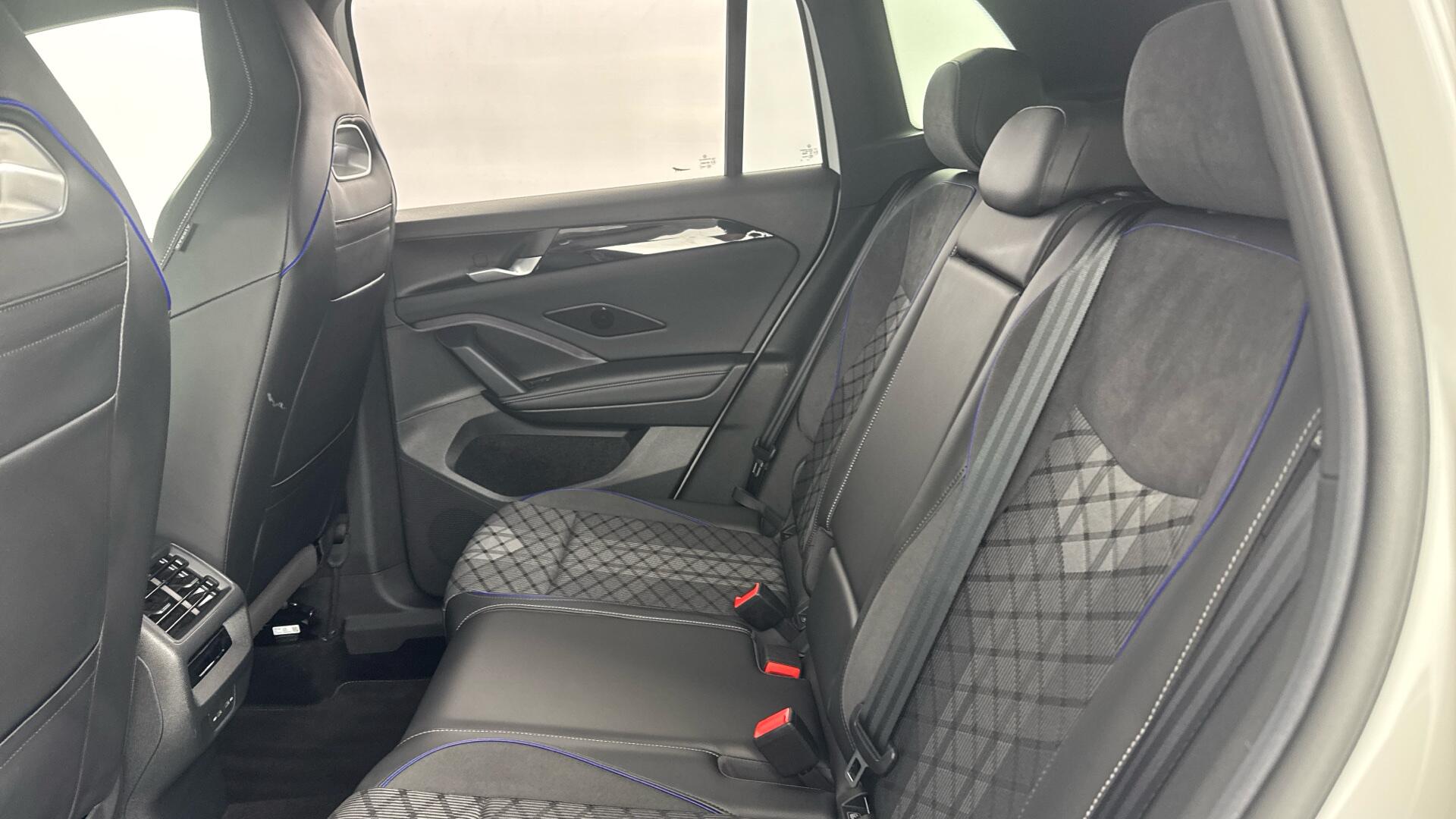 Volkswagen Tiguan view 14