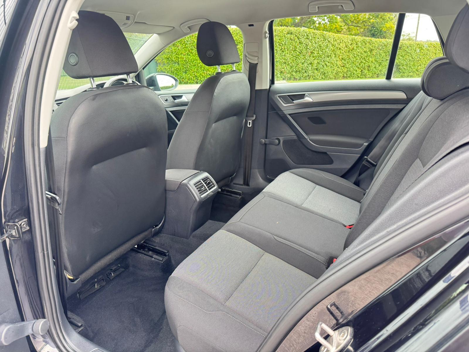 2013 Volkswagen Golf image 22