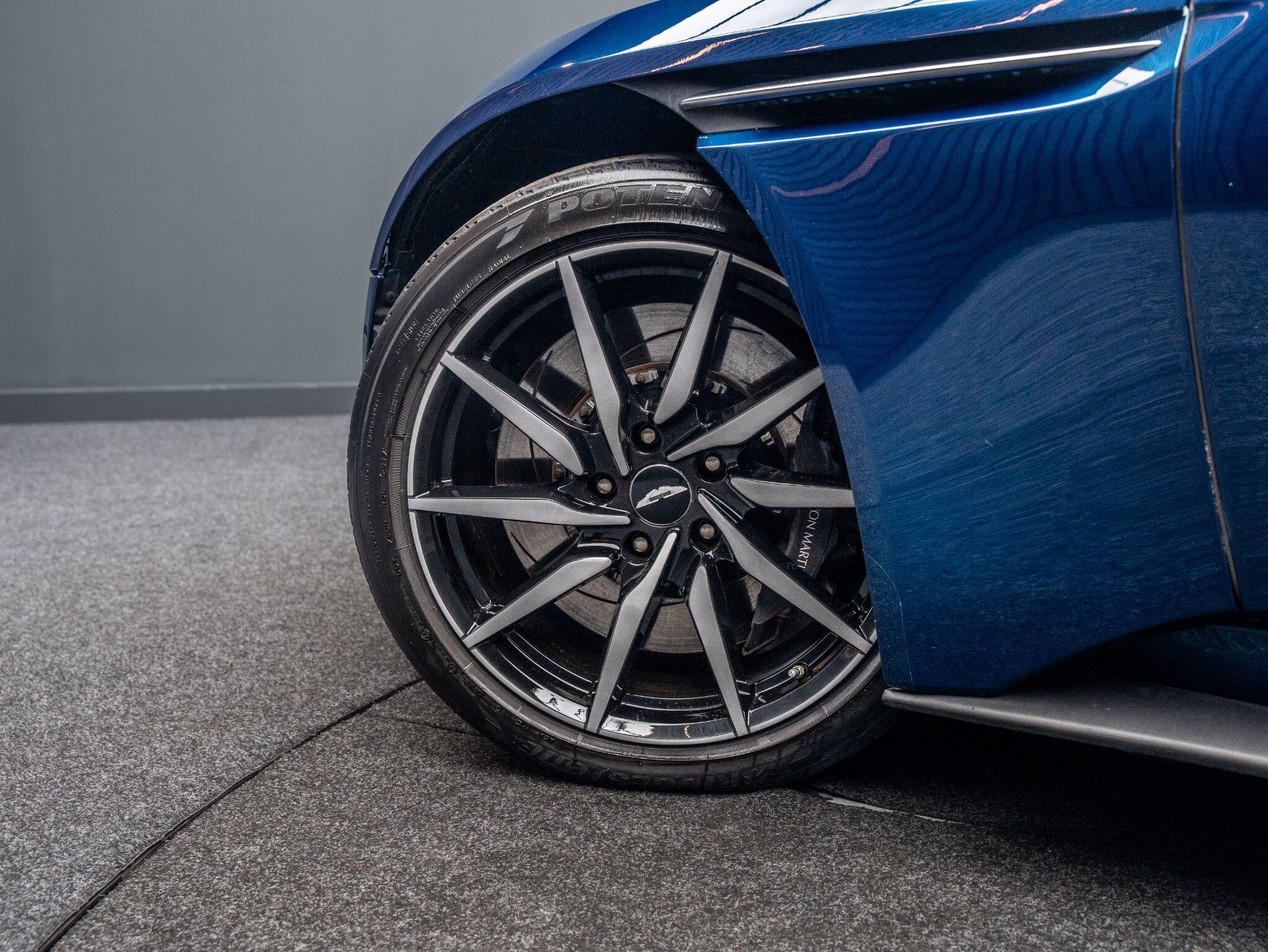 Aston Martin DB11 view 13