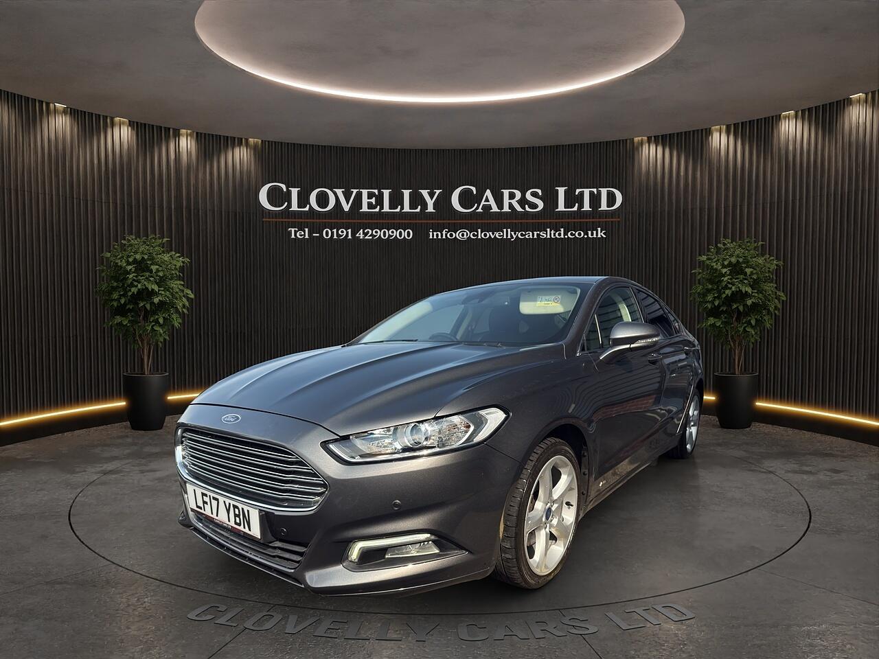 Ford Mondeo view 32