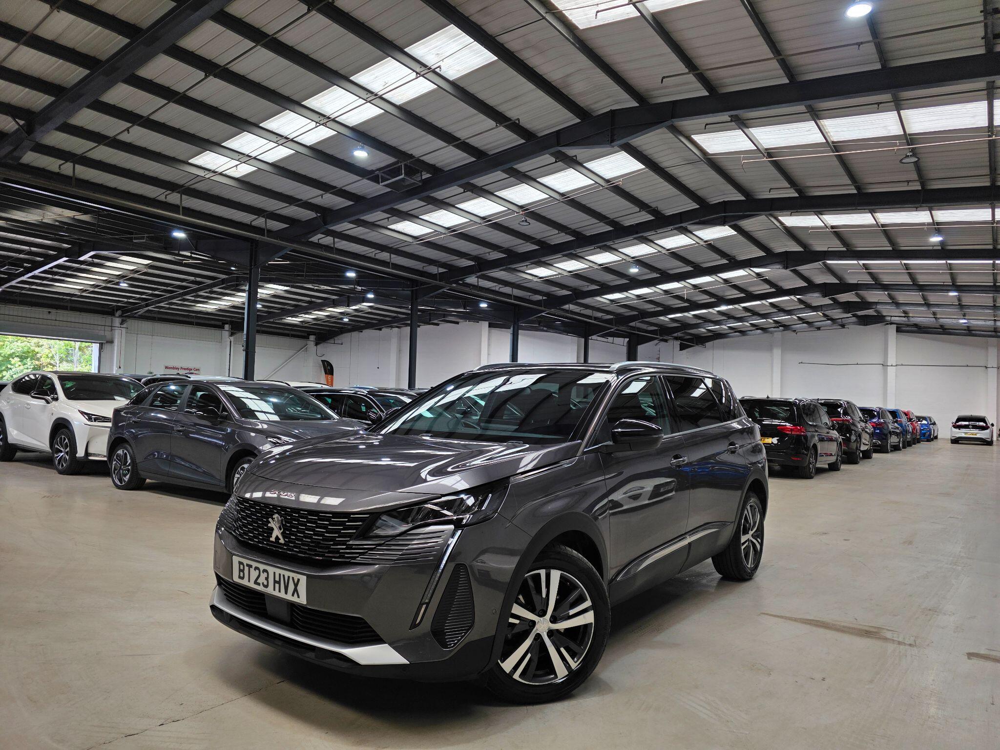 Peugeot 5008 main image