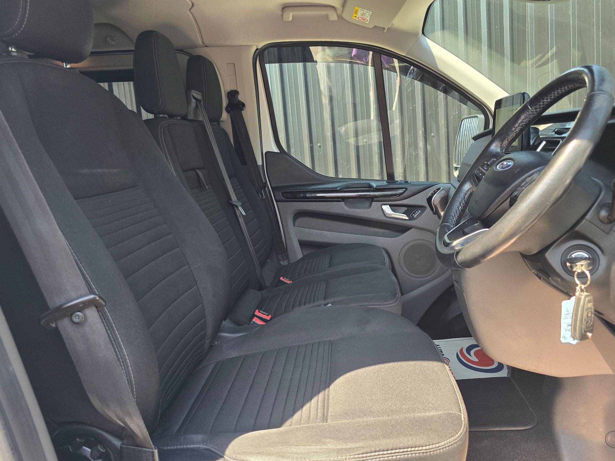 Ford Transit Custom view 30