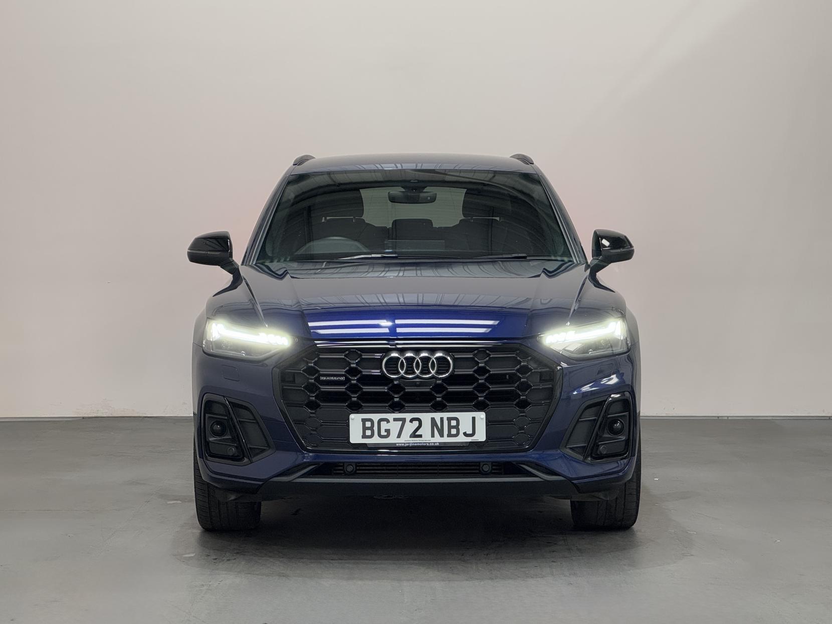 Audi Q5 view 3