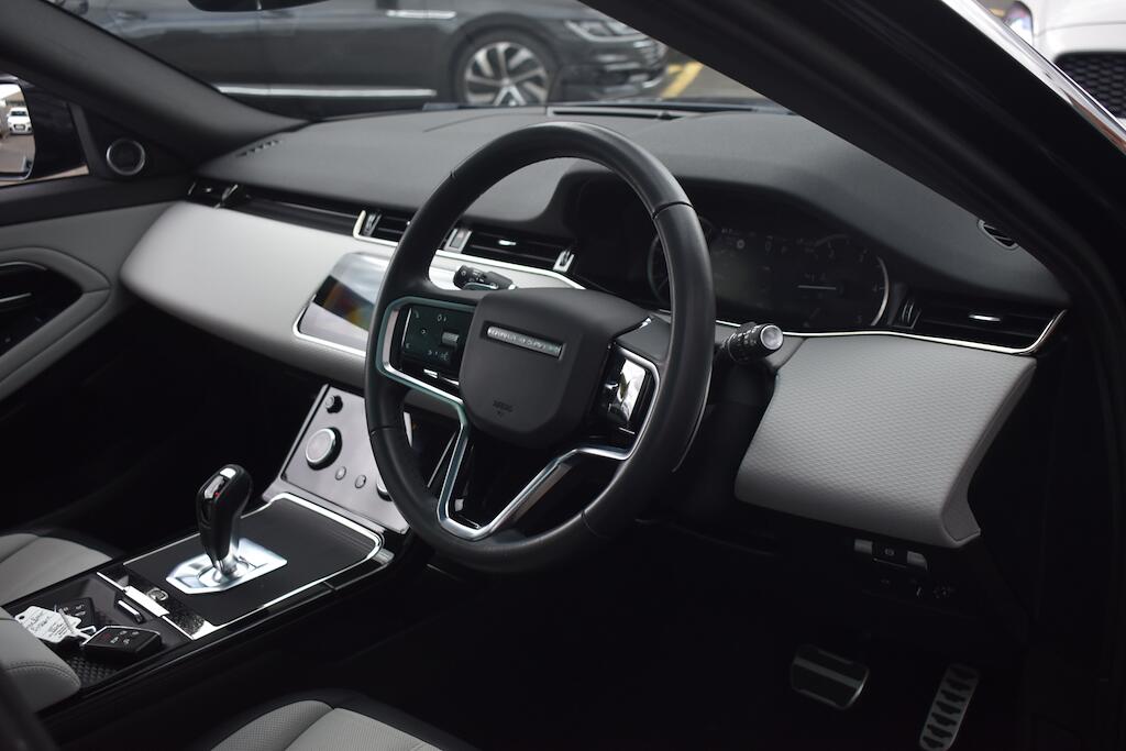 Land Rover Range Rover Evoque view 26