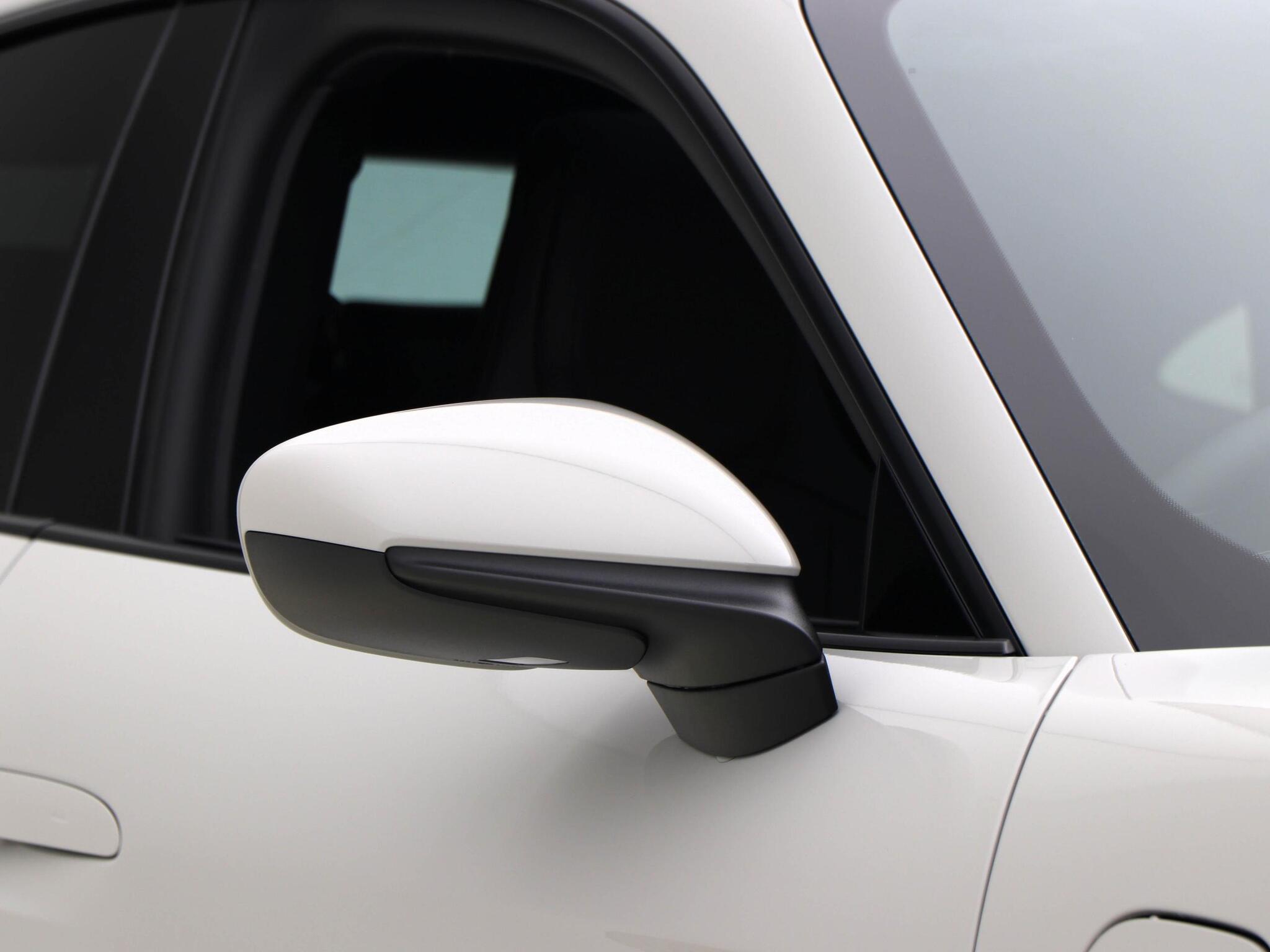 Porsche Taycan view 11