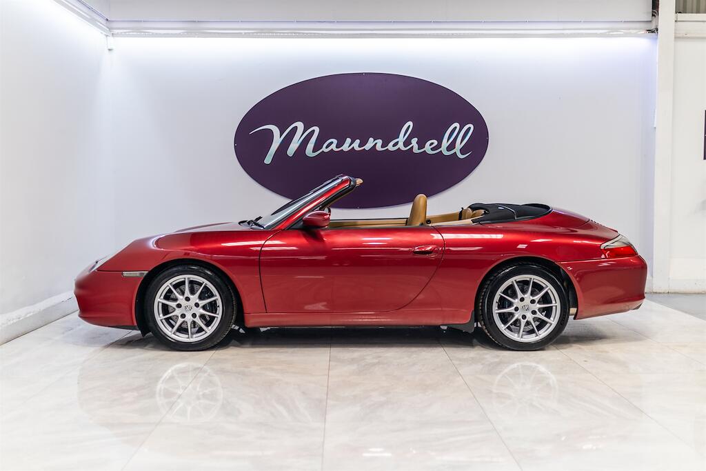 Porsche 911 view 3