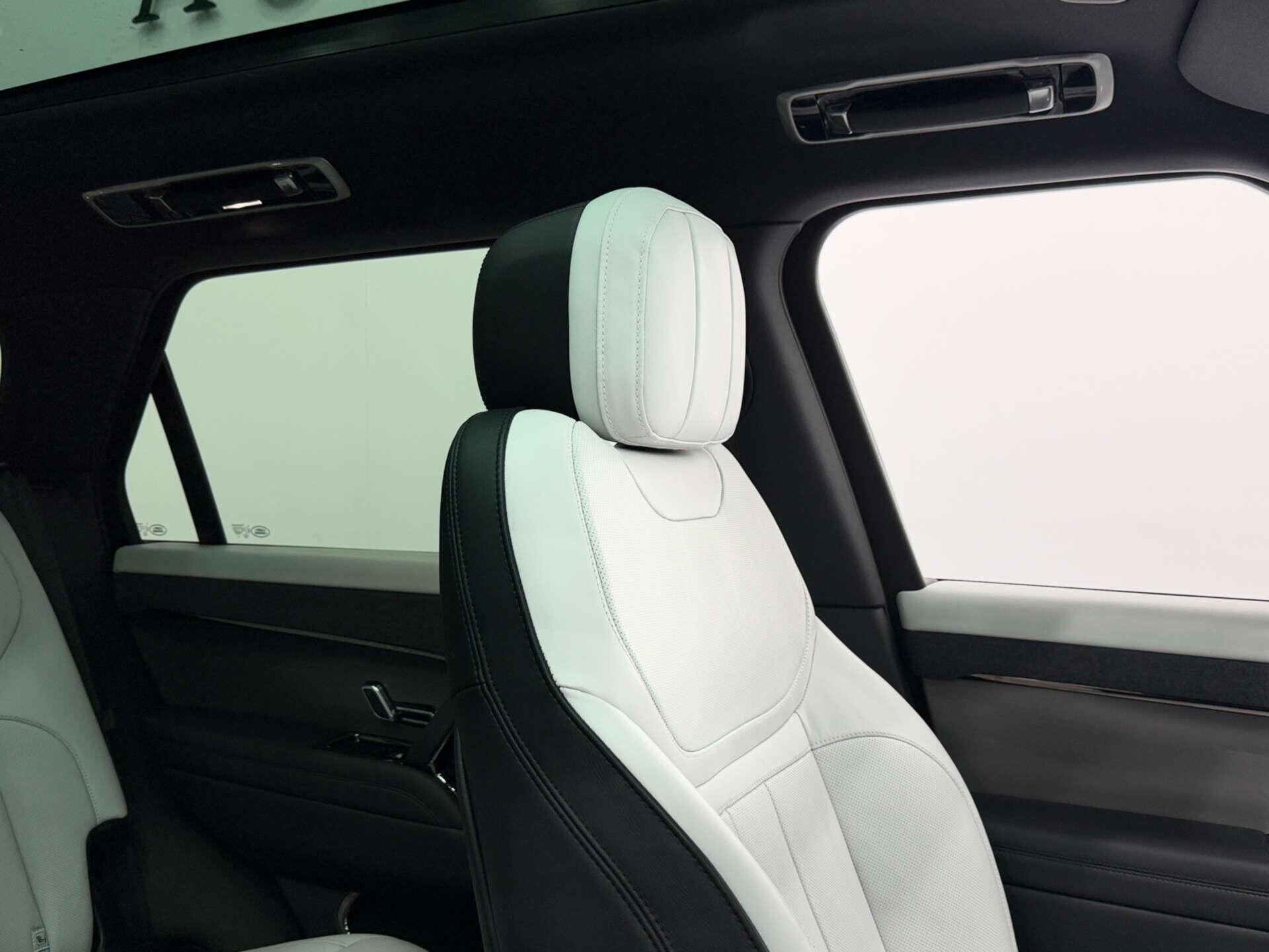 Land Rover Range Rover Sport view 37