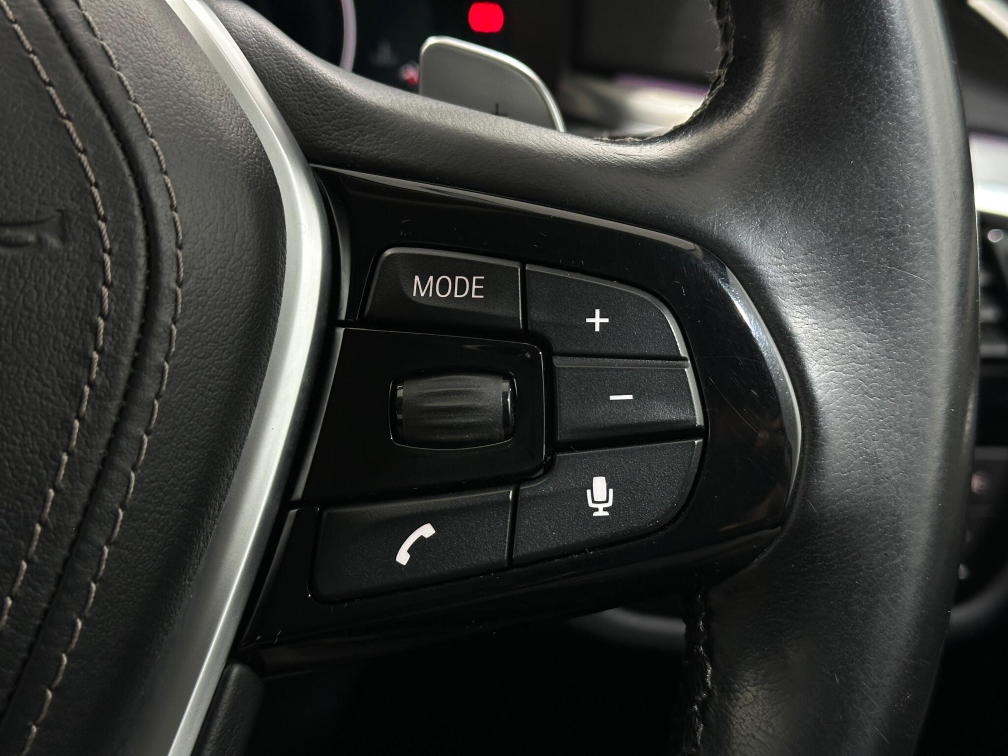 BMW 5 Series view 16