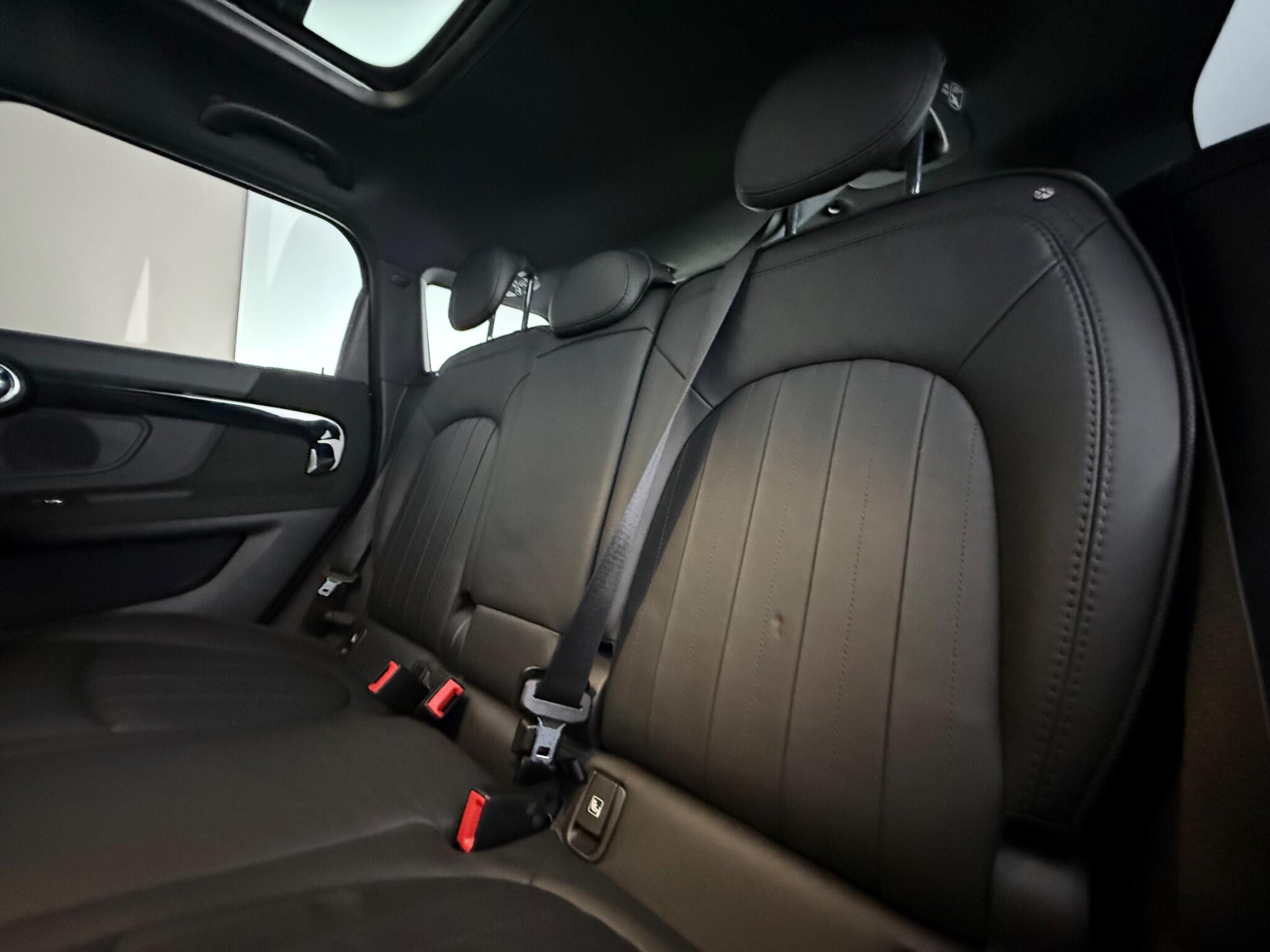 Mini Countryman view 31