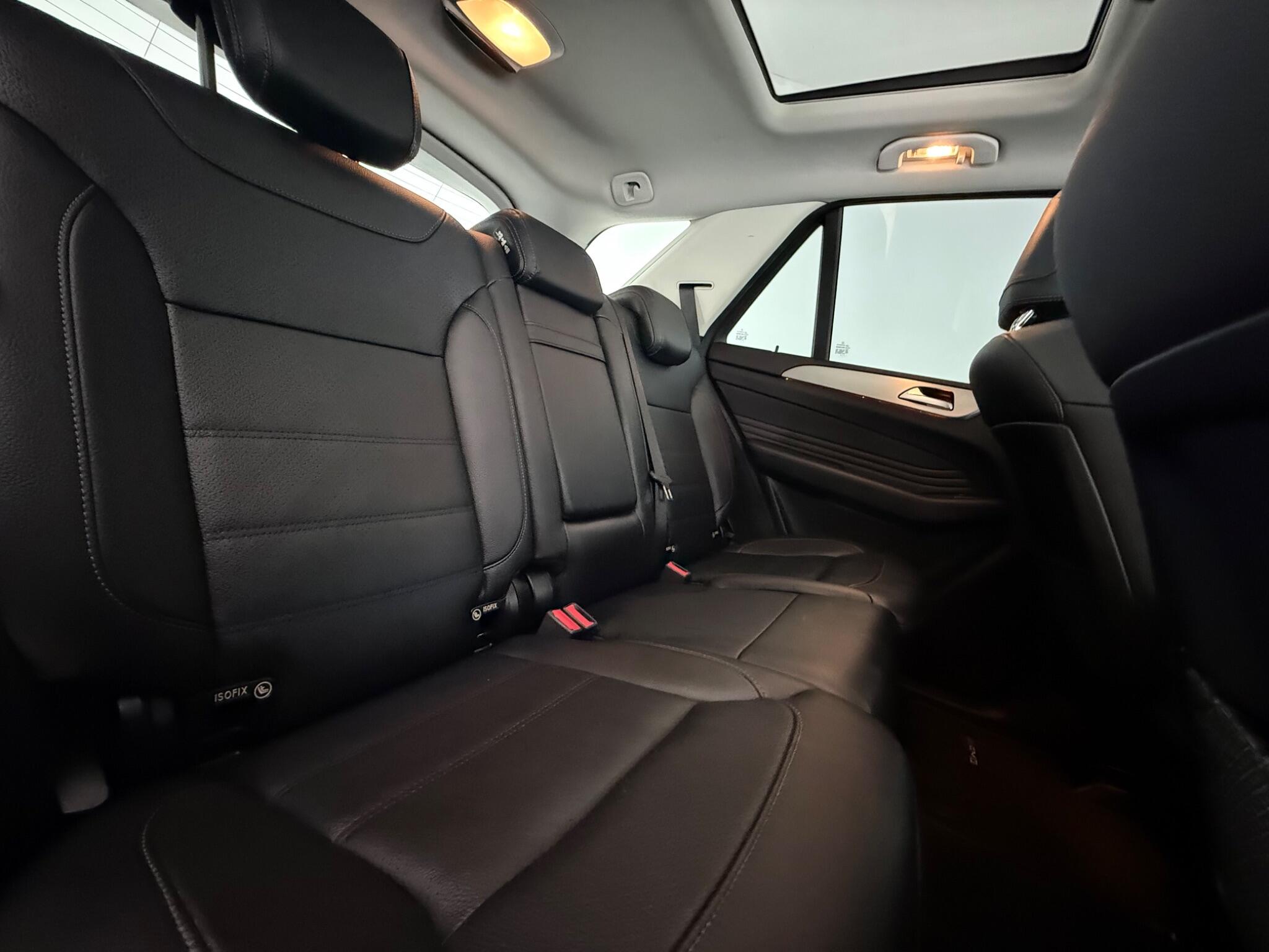 Mercedes-Benz GLE view 32